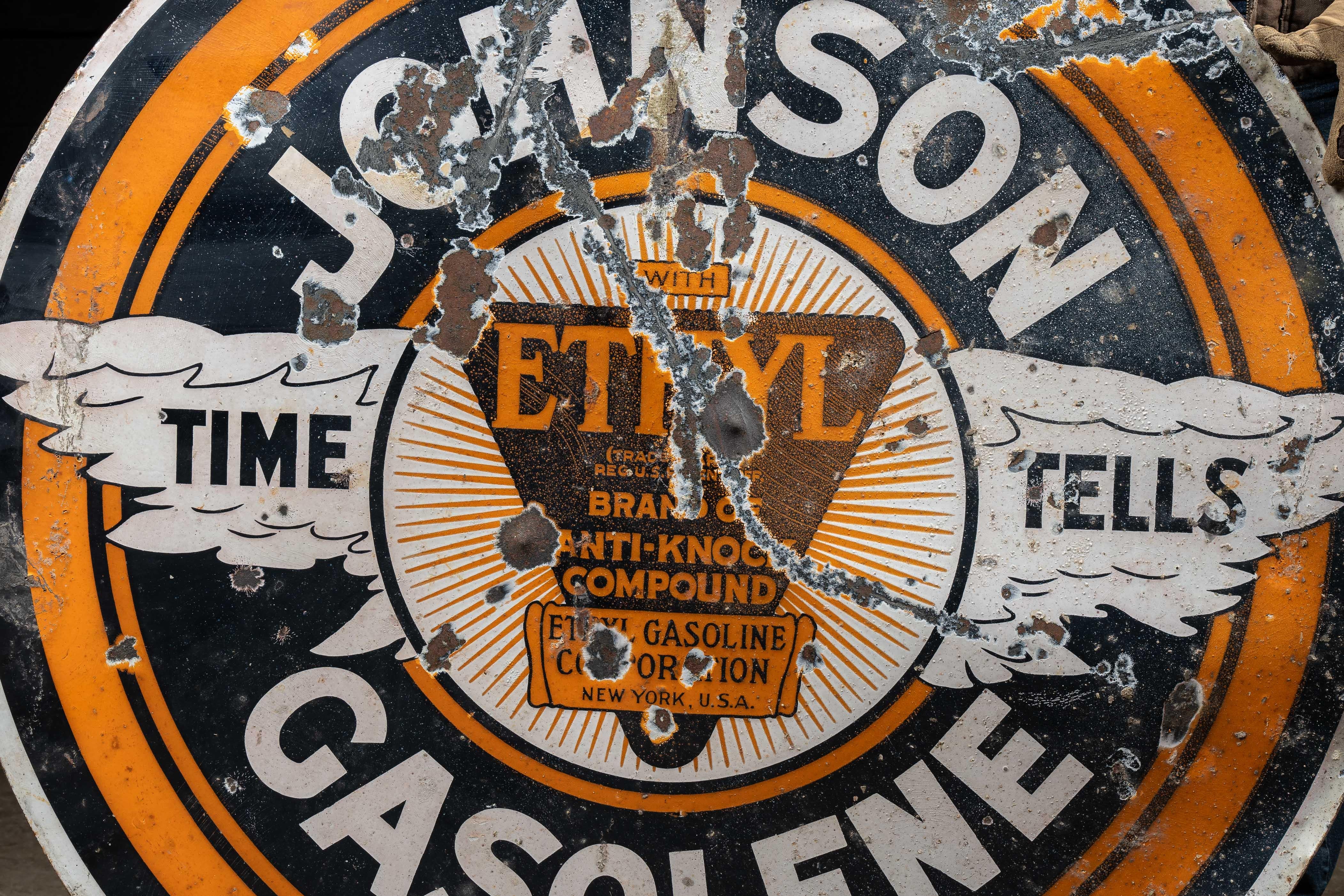 Cartel de porcelana de doble cara Johnson Motor Oil siglo XX en venta