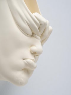 Buscando la primavera, Escultura de pared de resina de edición limitada, 2020