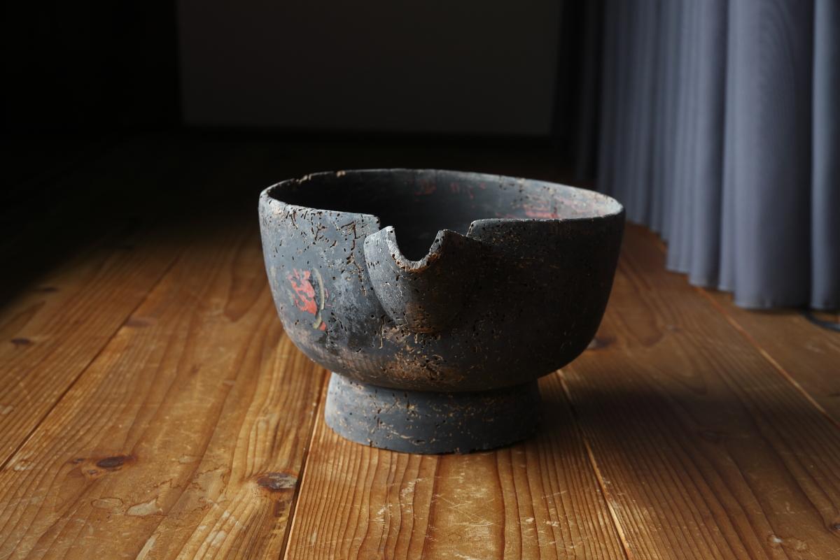 Johoji Lacquerware Katakuchi Choshi/Japanese Antique/Wabi-Sabi/1336-1573CE In Distressed Condition For Sale In Kyoto-shi, Kyoto