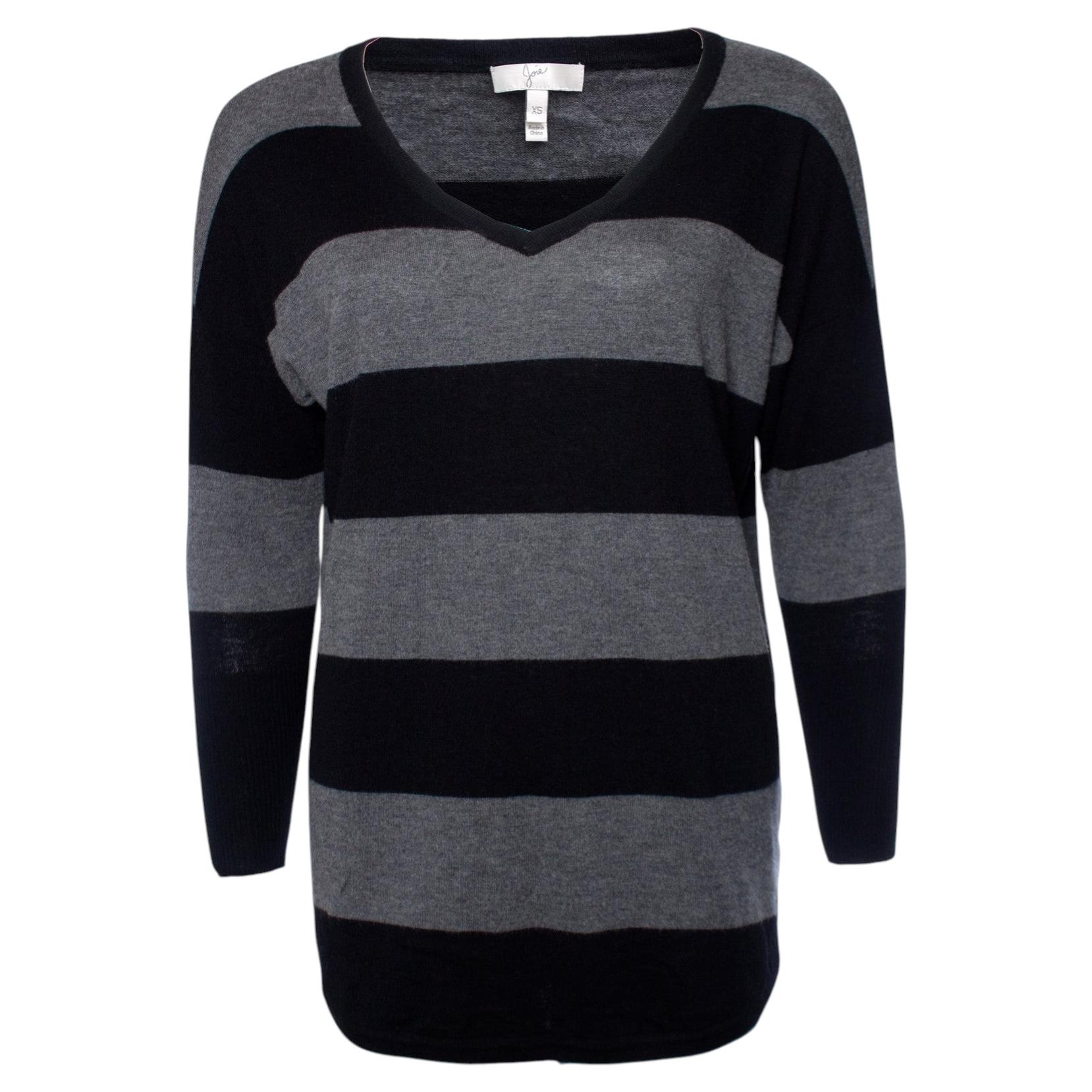 Joie, Grau und Schwarz gestreifter Pullover im Angebot