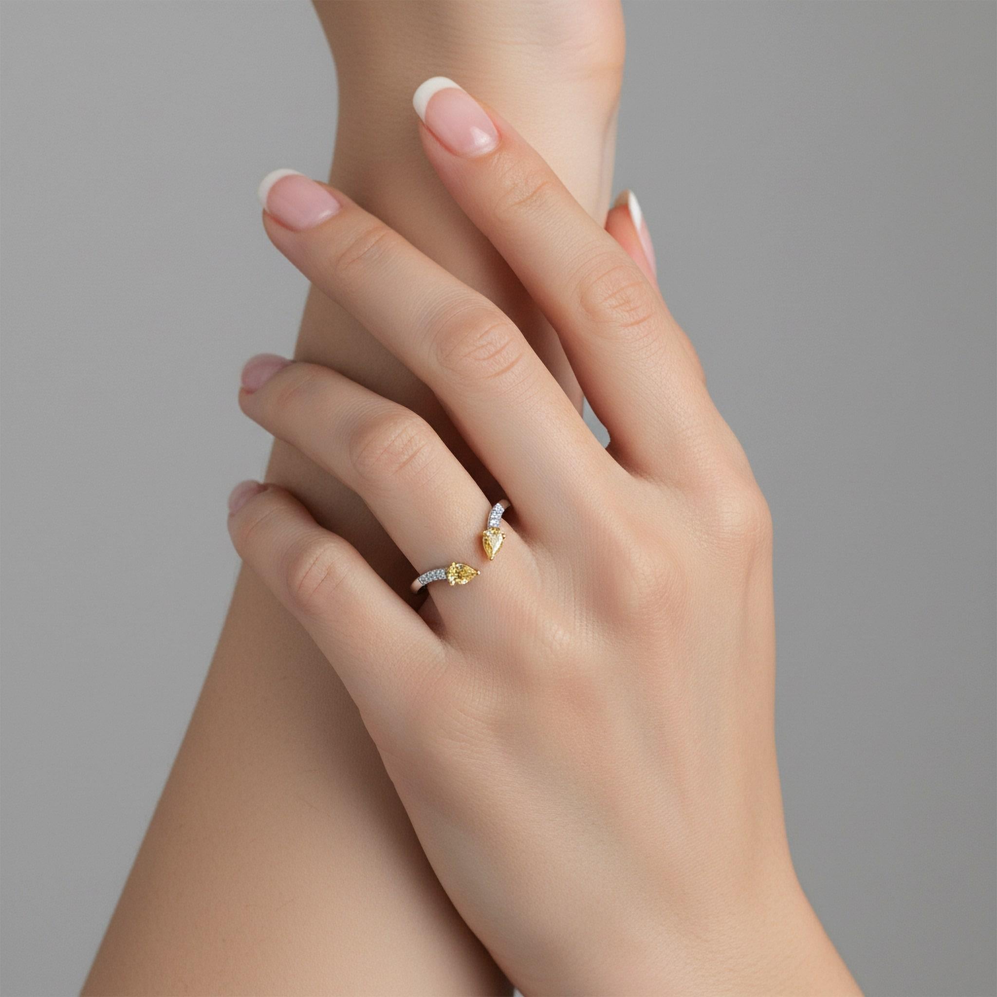 En vente :  Bague ouverte en or jaune 14K (ou 18k sur demande) avec diamant joint 2