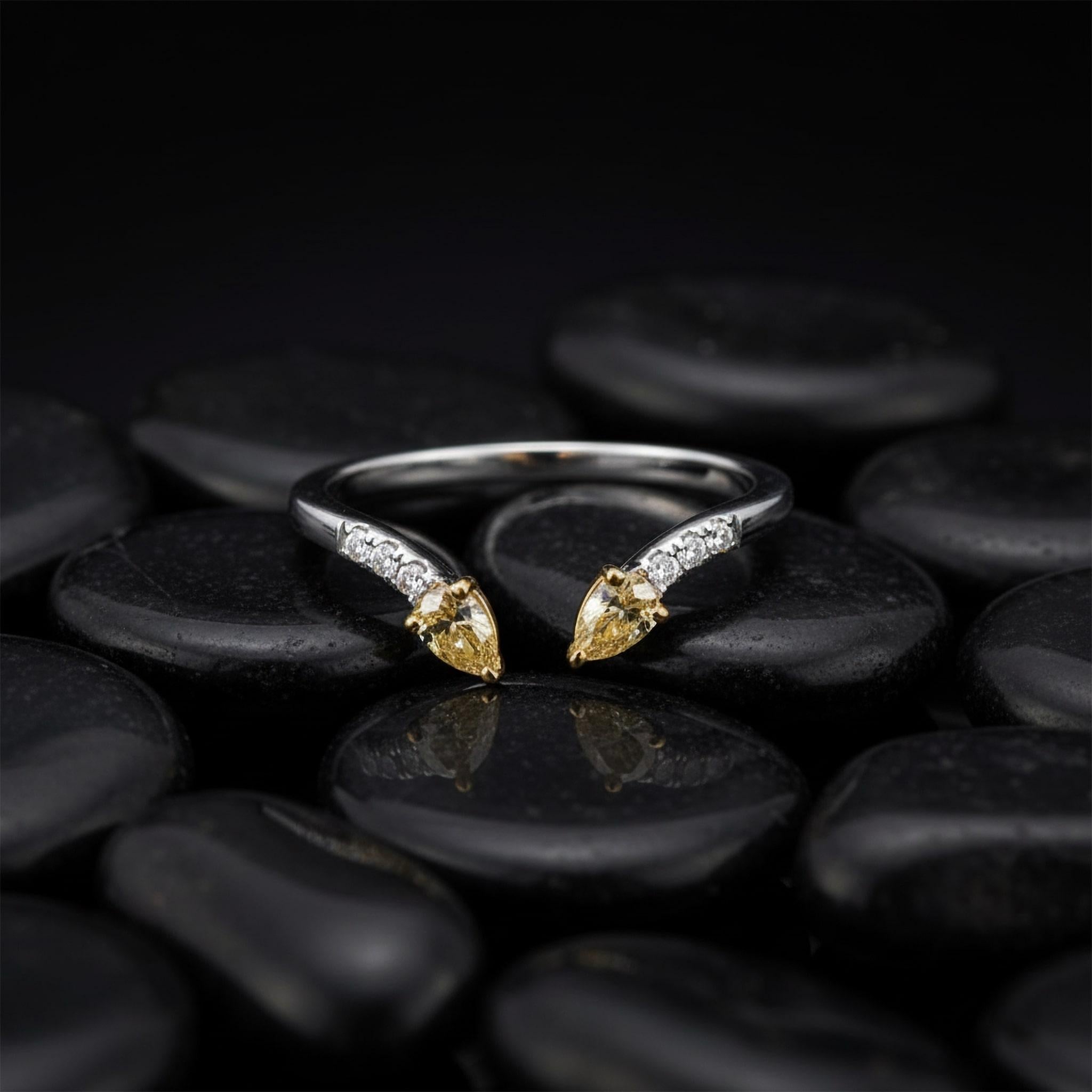 En vente :  Bague ouverte en or jaune 14K (ou 18k sur demande) avec diamant joint 3