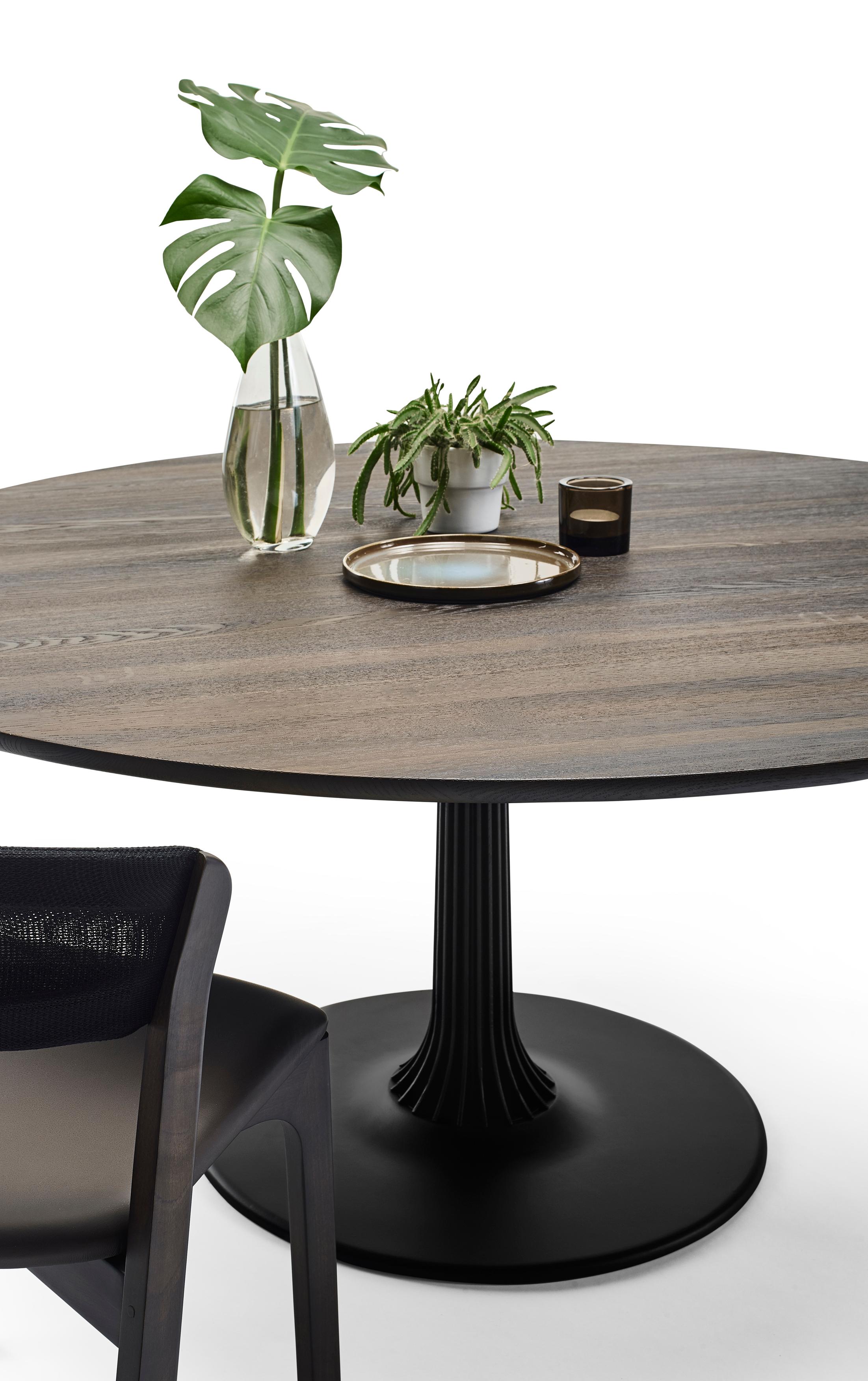 Ovaler Joist-Tisch entworfen von Jorre Van Ast (21. Jahrhundert und zeitgenössisch) im Angebot