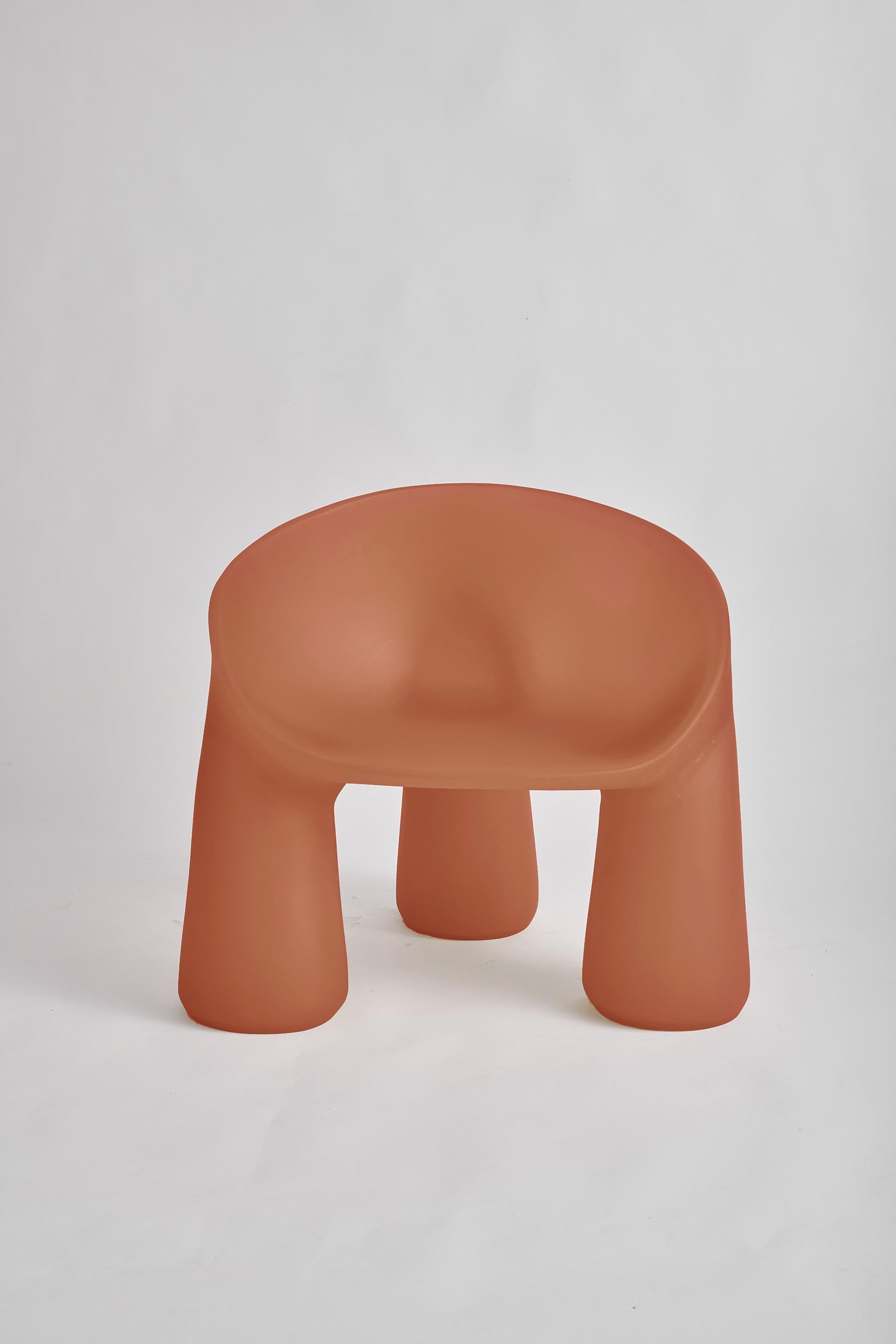 Sedia Jojo in resina color terracotta di Joyful Objects Yes!
Dimensioni: P 75 x L 70 x H 72 cm.
Materiali: Resina.

Disponibile in diverse opzioni di colore. Contattateci.

Joyful Objects, Yes! è uno studio di design con sede a Città del Messico