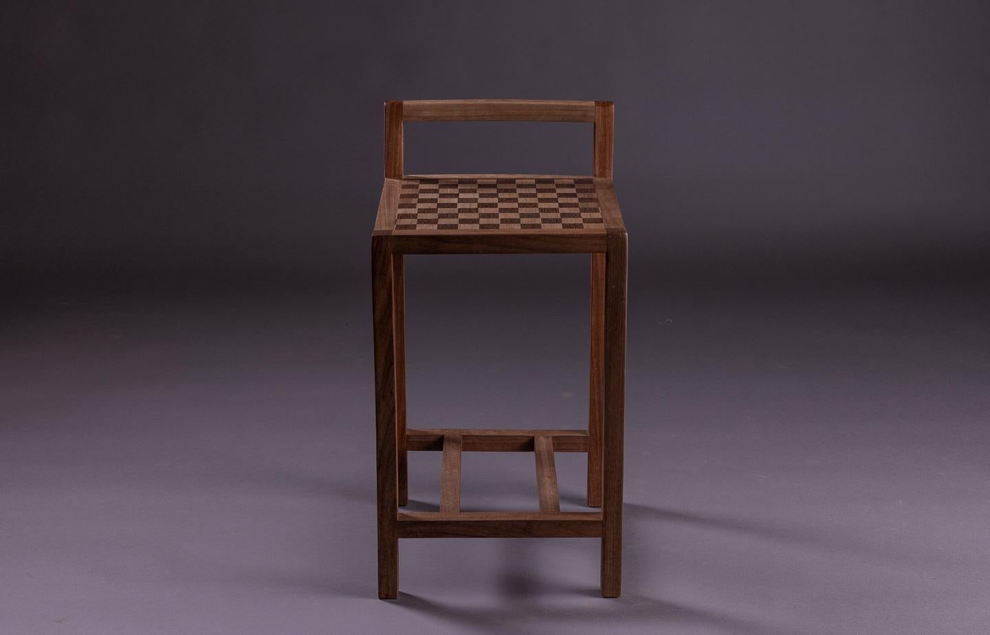 Le tabouret Jojo. Design brésilien en bois massif et marqueterie d'Amilcar Oliveira en vente 2