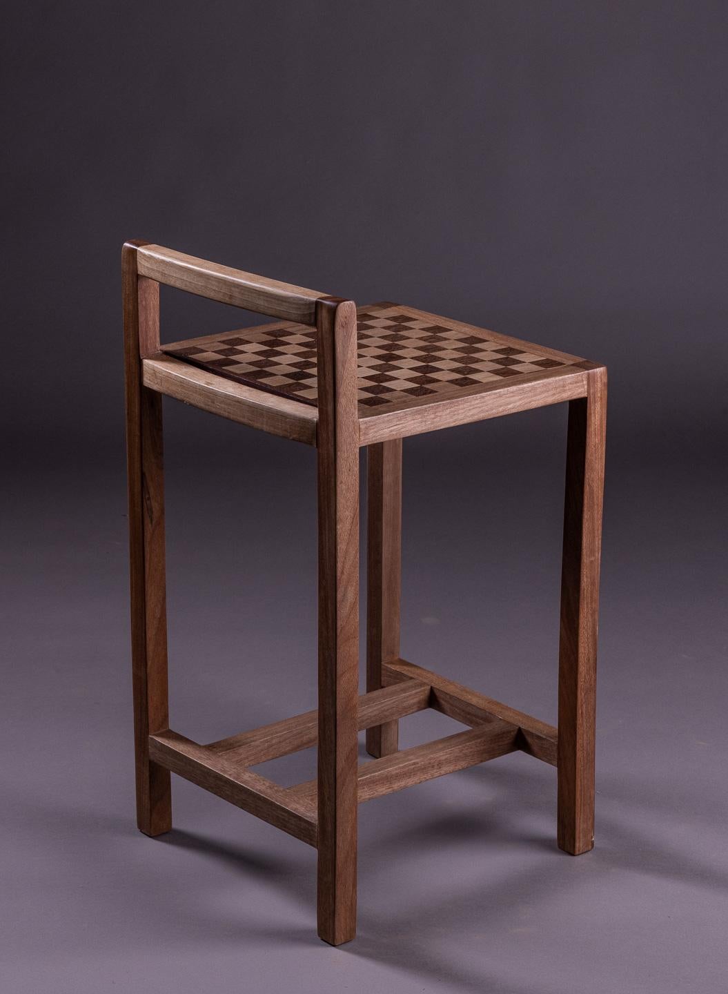 El taburete Jojo. Diseño brasileño en madera maciza y marquetería de Amilcar Oliveira Siglo XXI y contemporáneo en venta