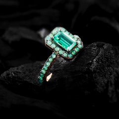 Joke Quick 18K Rose Gold 1, 5 Carat Emerald Entourage Ring