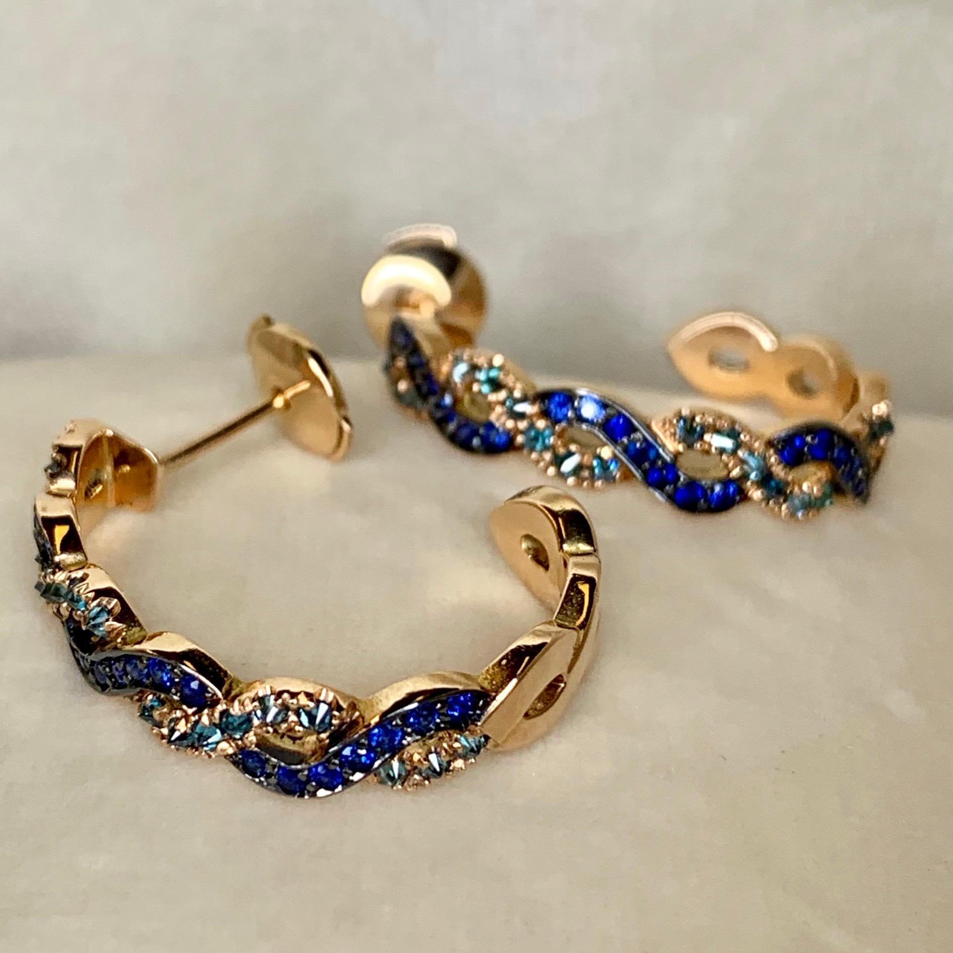 Joke Quick 18K Rose Gold Sapphire & Upside Down Blue Diamond Pave hoop Earrings In New Condition In Antwerp, BE