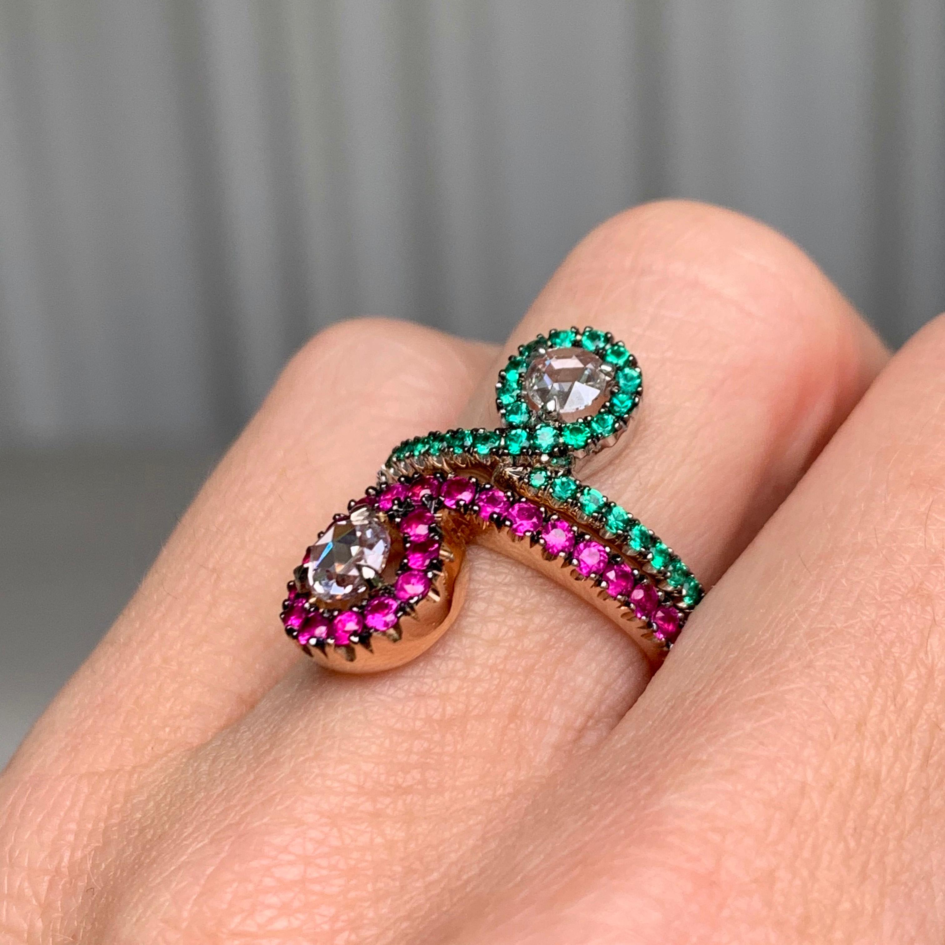Joke Quick 18K White Gold Emerald and Rose-cut Diamond Entourage ring In New Condition In Antwerp, BE