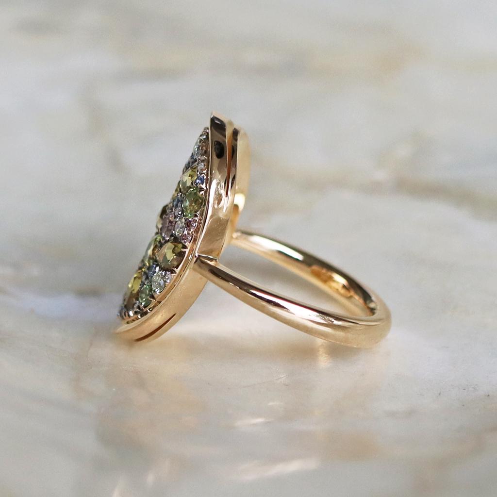 schneller Chrysoberyll-Saphir-Ring mit gelbem, rosa-weiem Diamanten im Rosenschliff im Zustand „Neu“ im Angebot in Antwerp, BE