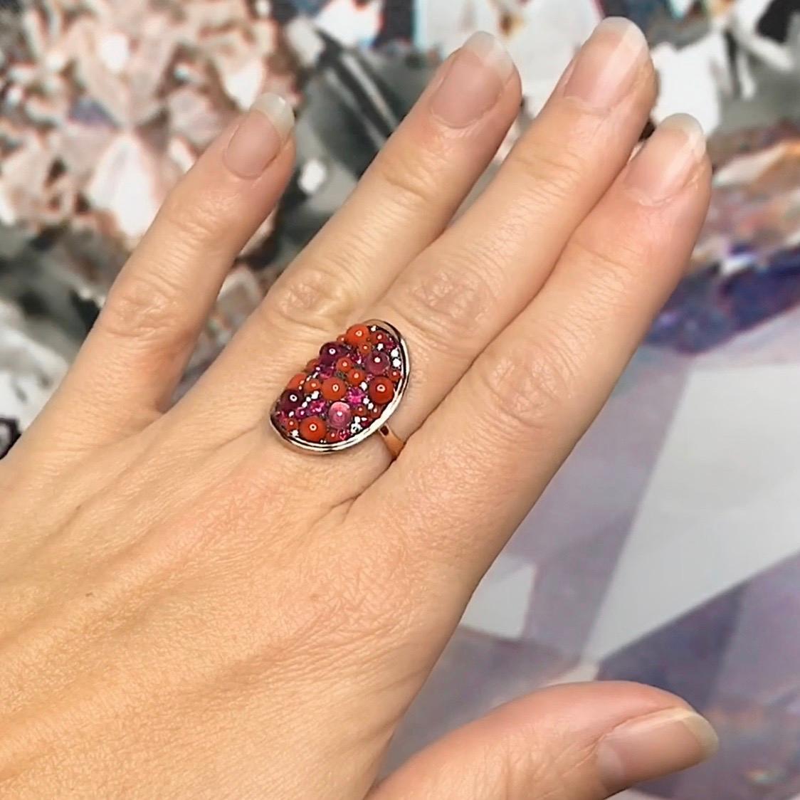 Joke Quick Coral, 2, 53 carat Ruby & Diamond Pave Cocktail Ring (Zeitgenössisch)