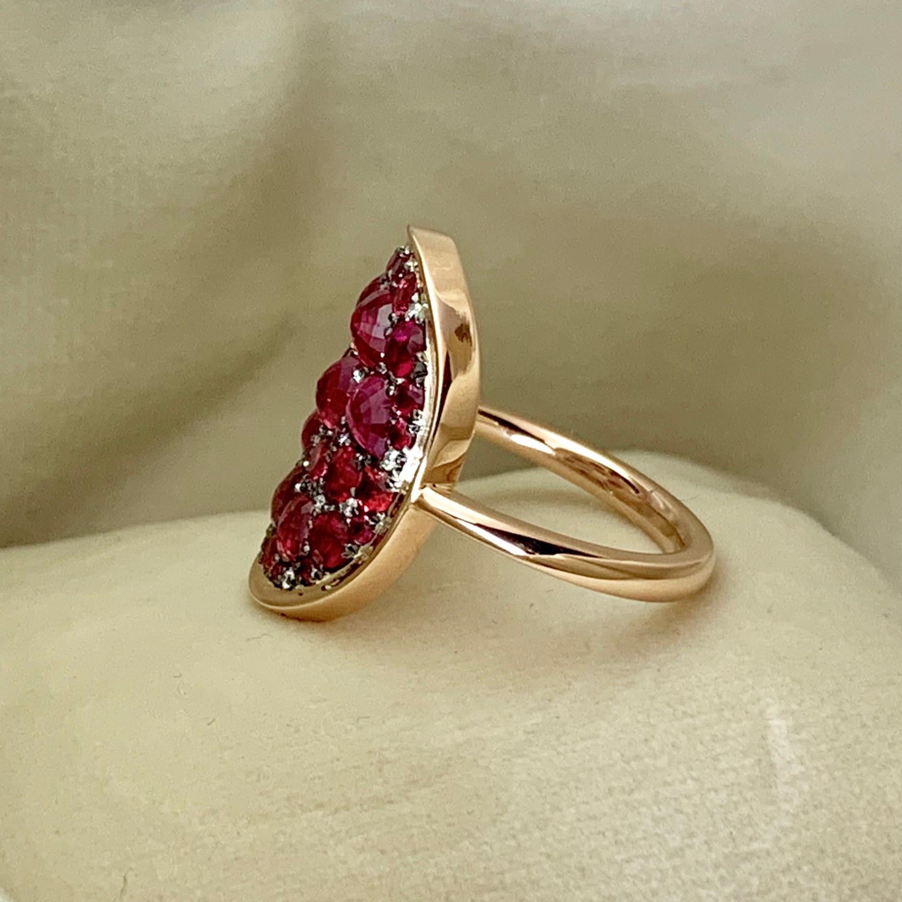 Pigeon's Blood Red Ruby, Red Spinel and Diamond Pave Ring In New Condition In Antwerp, BE