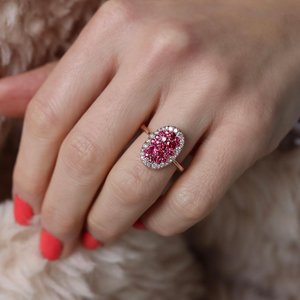Joke Quick Rose Gold Red Spinel Pigeon's Blood Red Ruby Diamond Mosaic Pave Ring In New Condition In Antwerp, BE