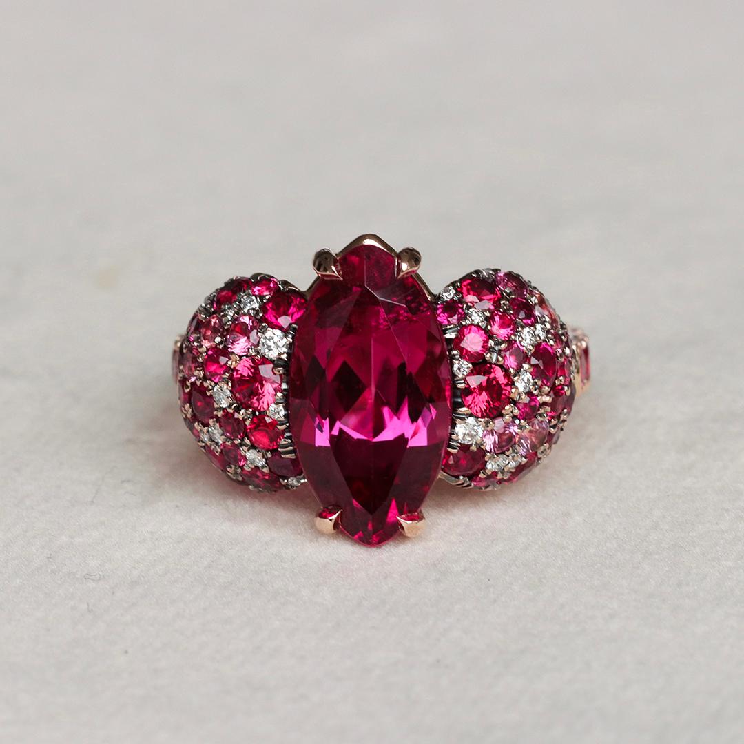 Contemporain Joke Quick Rubellite Rubis Spinelle Rouge Padparadscha Saphir Bague Coctail en vente