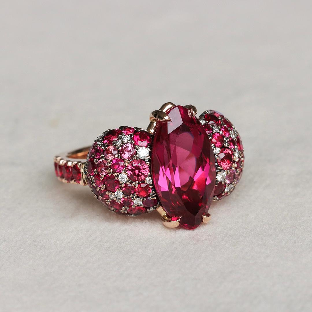 Contemporary Joke Quick Rubellite Ruby Red Spinel Padparadscha Sapphire Coctail Ring For Sale