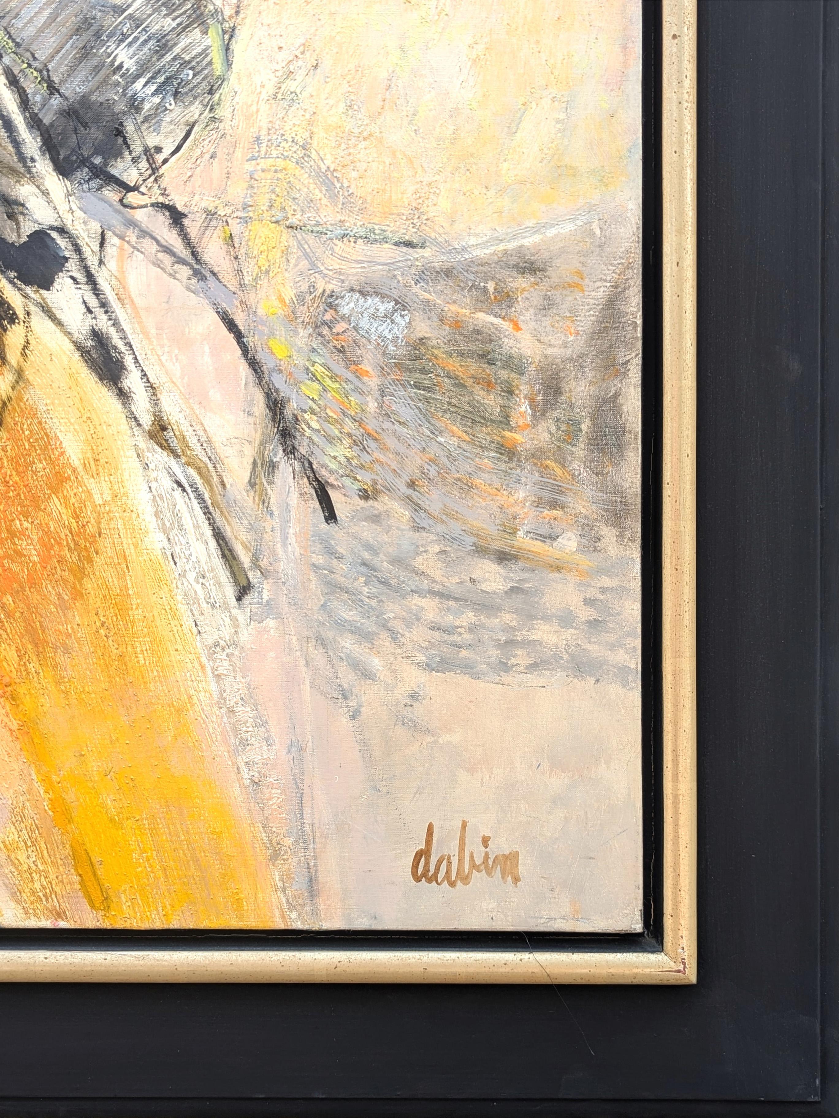 Quadro moderno di espressionismo astratto dai toni gialli del pittore francese Joël Dabin. L'opera presenta un gruppo di cavalli in corsa, con i capelli mossi dal vento, su uno sfondo astratto giallo e azzurro. Firmato nell'angolo anteriore in basso