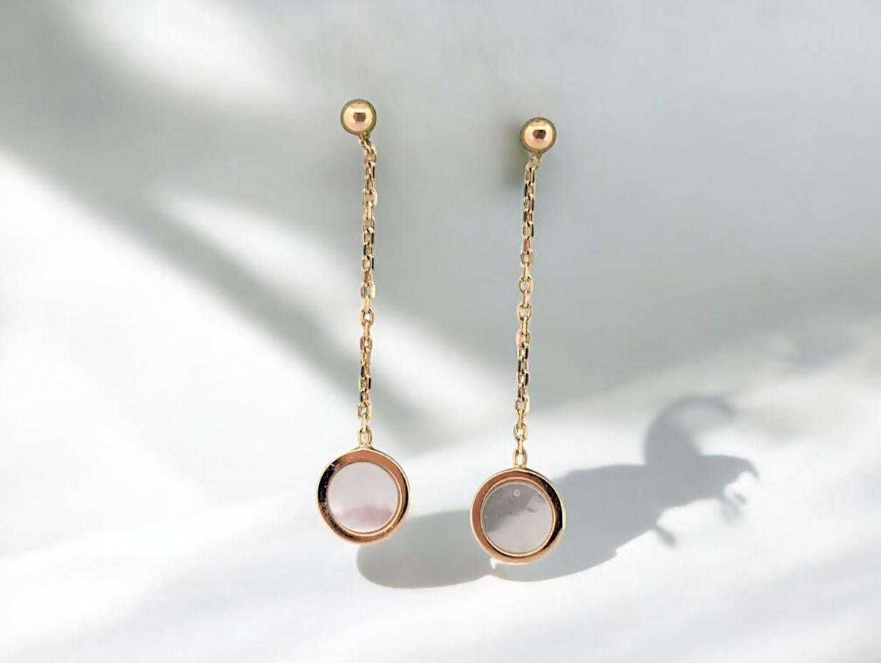 Jolene  Dangle Swing Mother of Pearl Earring Long Pearl Earrings In New Condition In Greeneville, TN