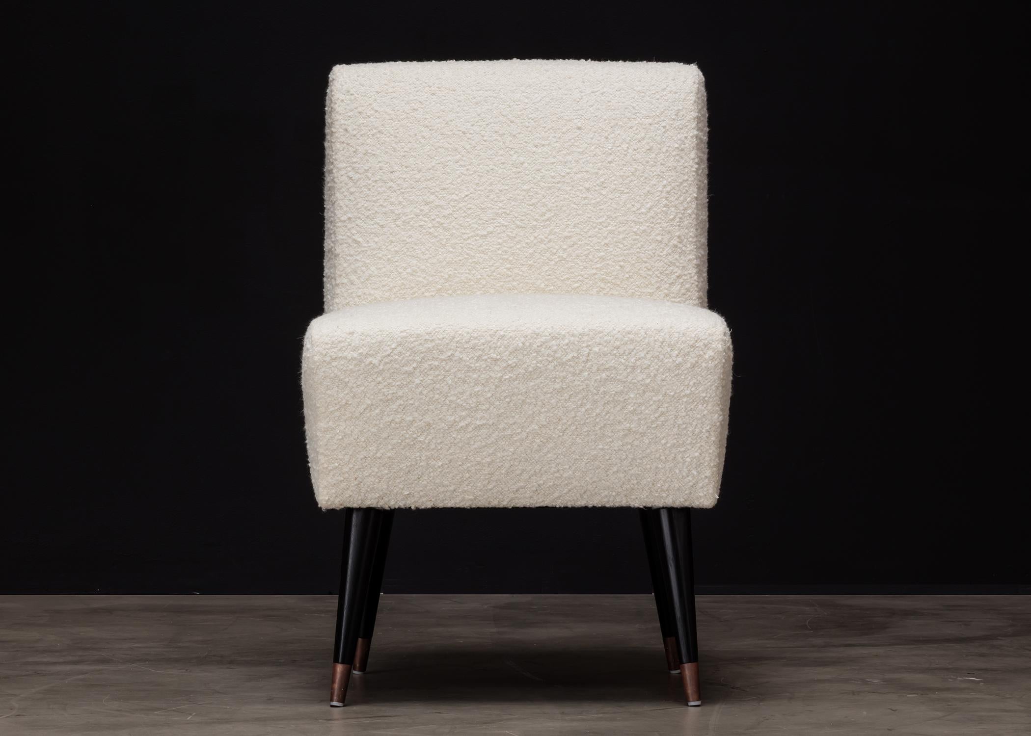 La chaise de salle à manger Be.Jolie est un meuble élégant et confortable conçu avec une esthétique moderne. Il se caractérise par des lignes épurées qui ajoutent un sentiment d'élégance et de sophistication à tout espace de salle à manger. Cette