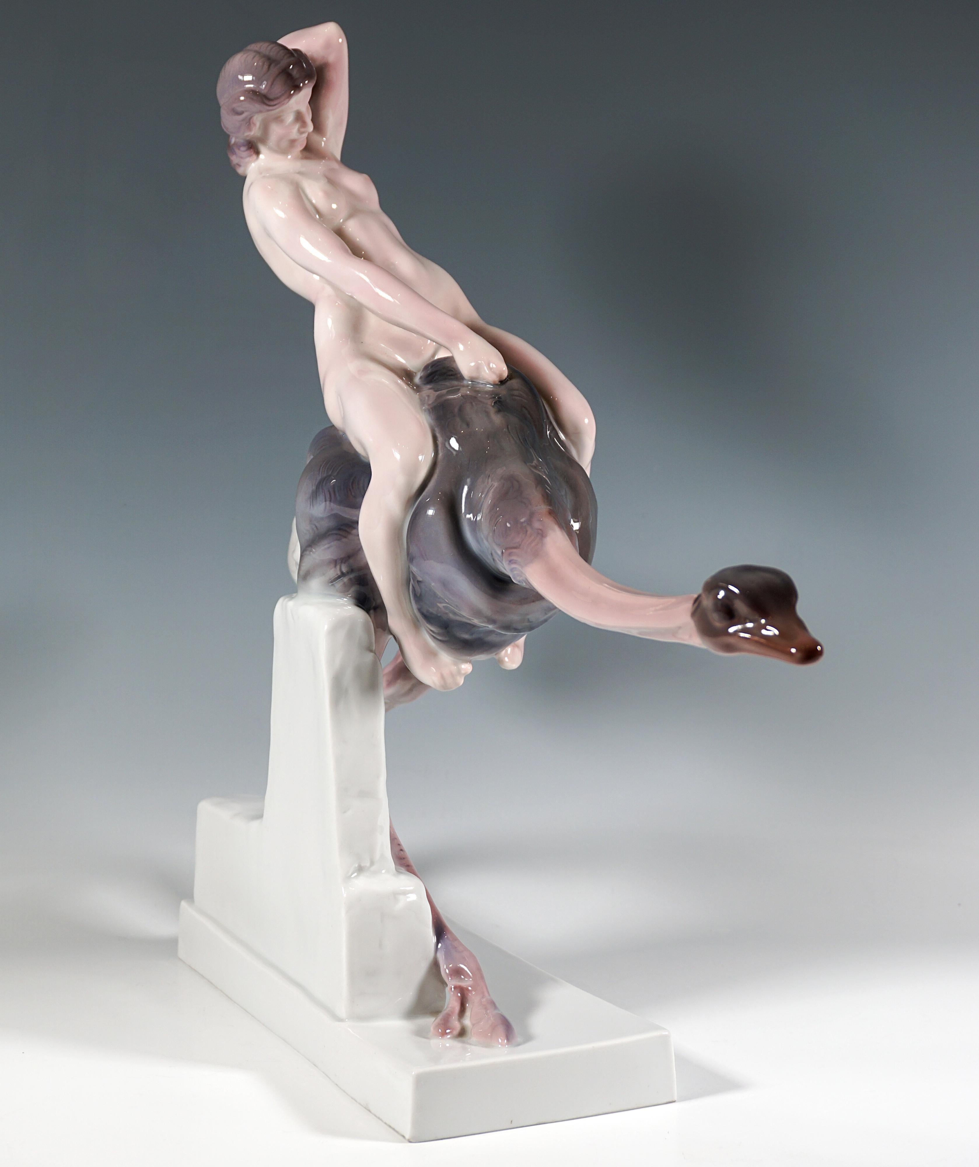 „Jolly Ride“ Akt auf Strauß, Porzellangruppe, Rosenthal Selb Deutschland, 1912-1914 (Art nouveau)