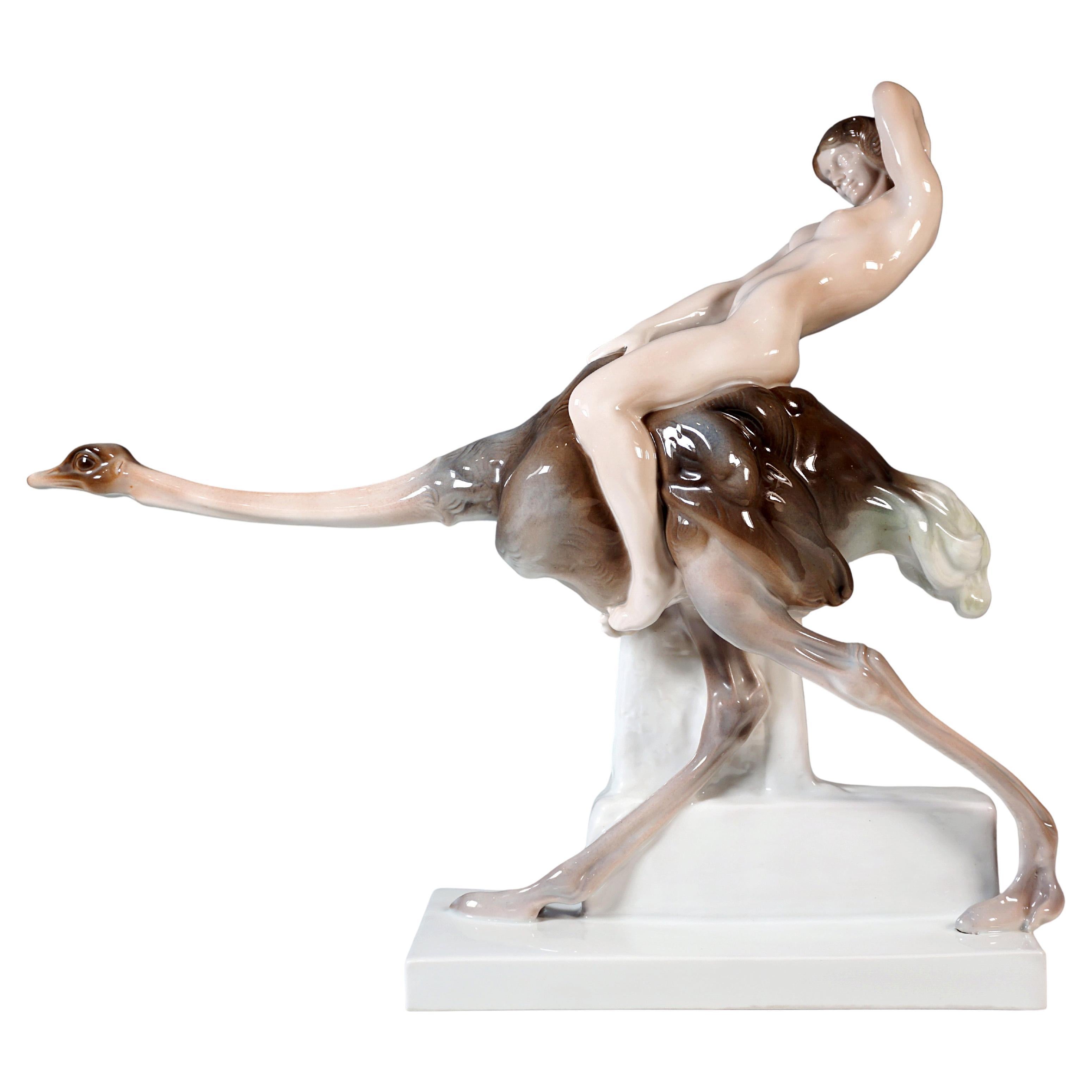 Nu sur autruche "Jolly Ride", groupe en porcelaine, Rosenthal Selb Allemagne, vers 1914 en vente