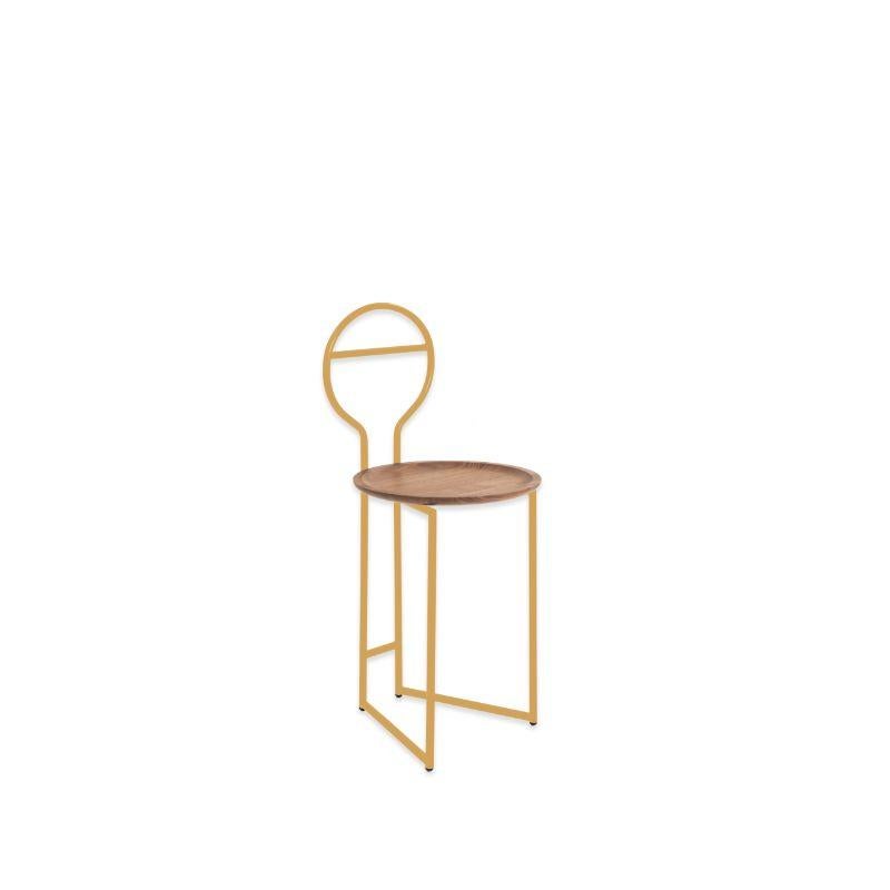 Joly LB dumb waiter, low back & gold painted with Canaletto by Colé Italia with Lorenz&Kaz (2019)
Dimensions: H 81.7 D 49 W 53.5 cm
Materials: In tubular steel, bent, and powder painted. Wooden seat in Canaletto walnut
Finishing: GD gold; BK