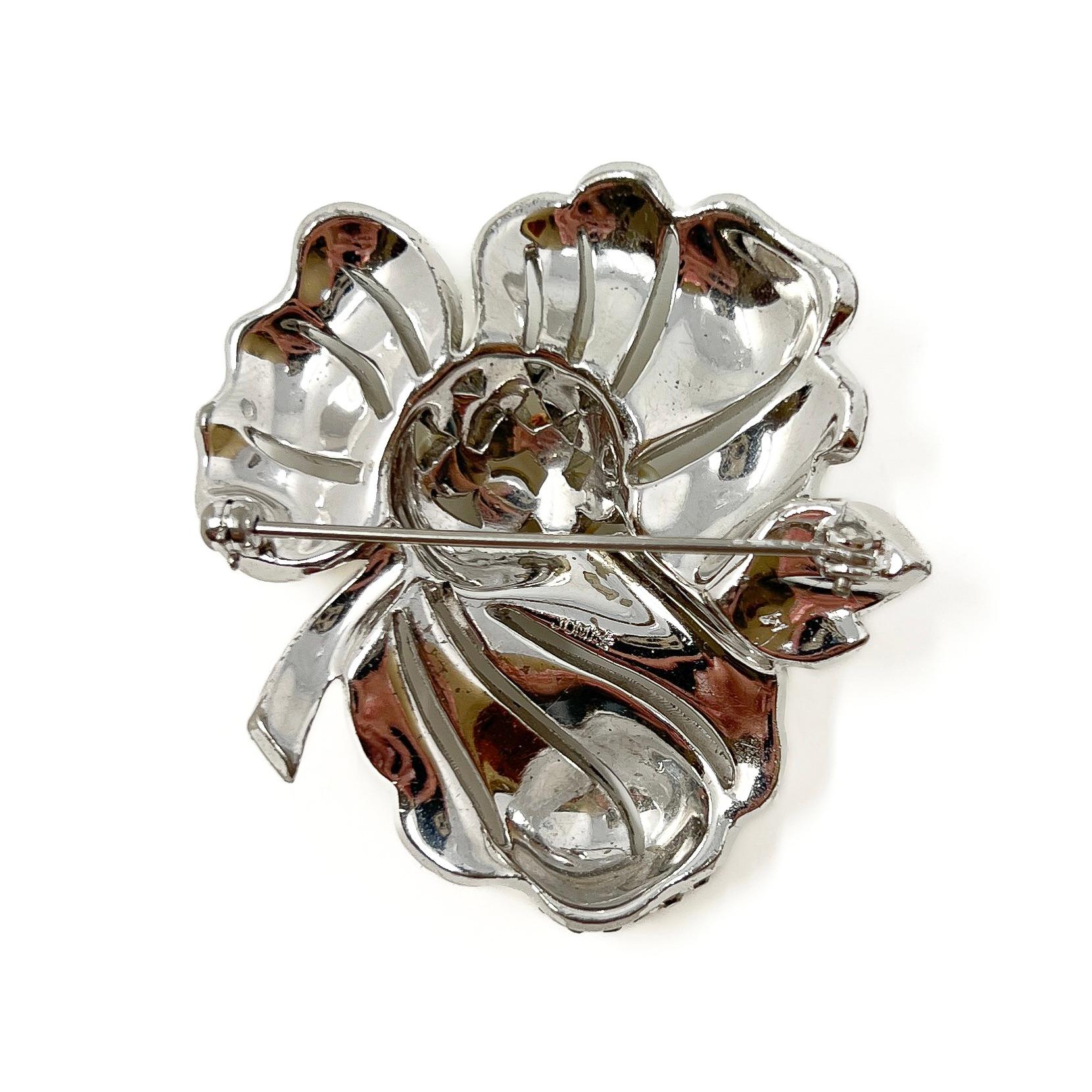 Jomaz 1950s Rhinestone and Faux Pearl Vintage Flower Brooch For Sale 4