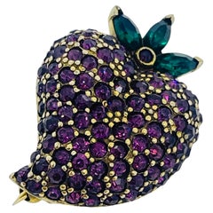 Jomaz, spilla firmata vintage in oro con strass e fragole