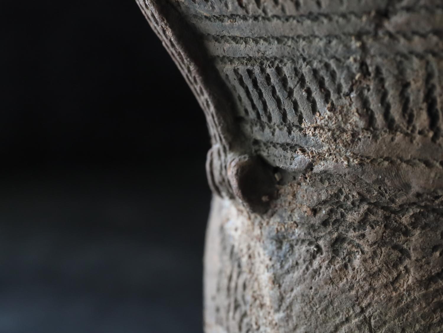 Jomon Pottery Deep Bowl /Antique Japanese vase/c. 14, 000–300 BC/Wabi-sabi For Sale 8