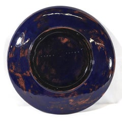 Assiette en céramique hautement décorée et peinte à la main par l'artiste américain Jon Corbino.