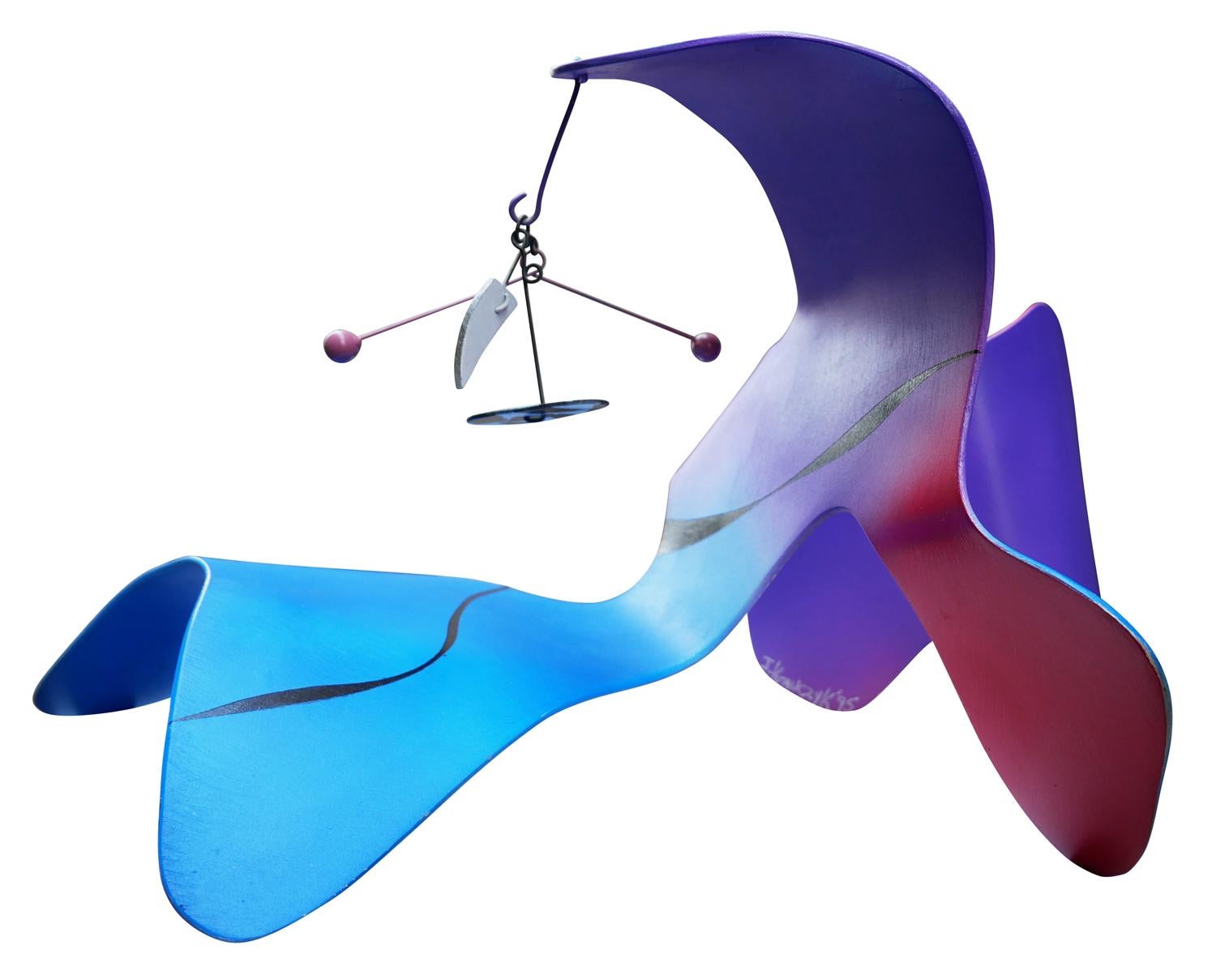 Rote, violette und blaue modernistische abstrakte biomorphe mobile Skulptur – Sculpture von Jon Krawczyk