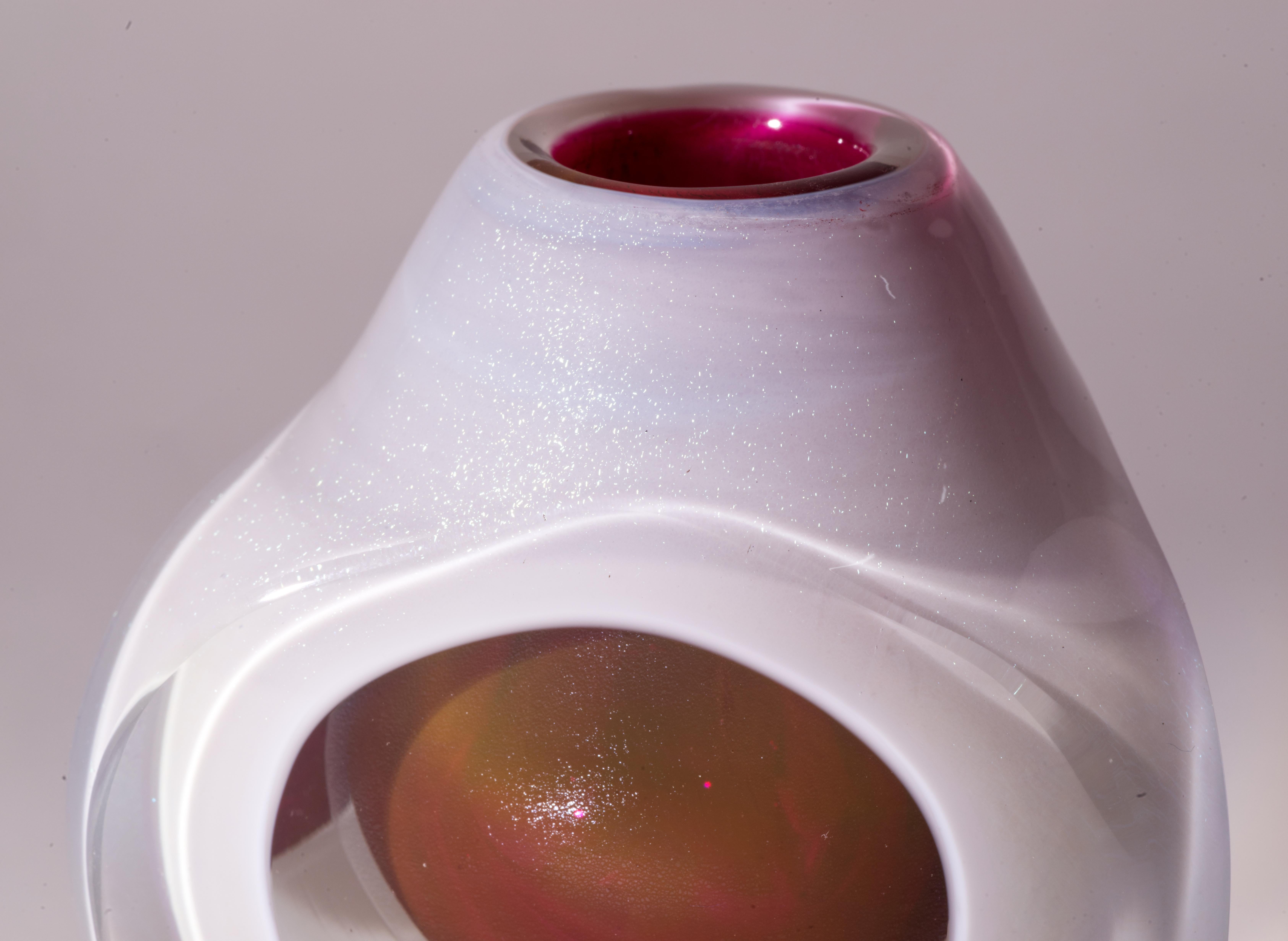 Vetro artistico Jon Kuhn Vaso scultoreo Op-Art, vetro Studio A, 1982 in vendita