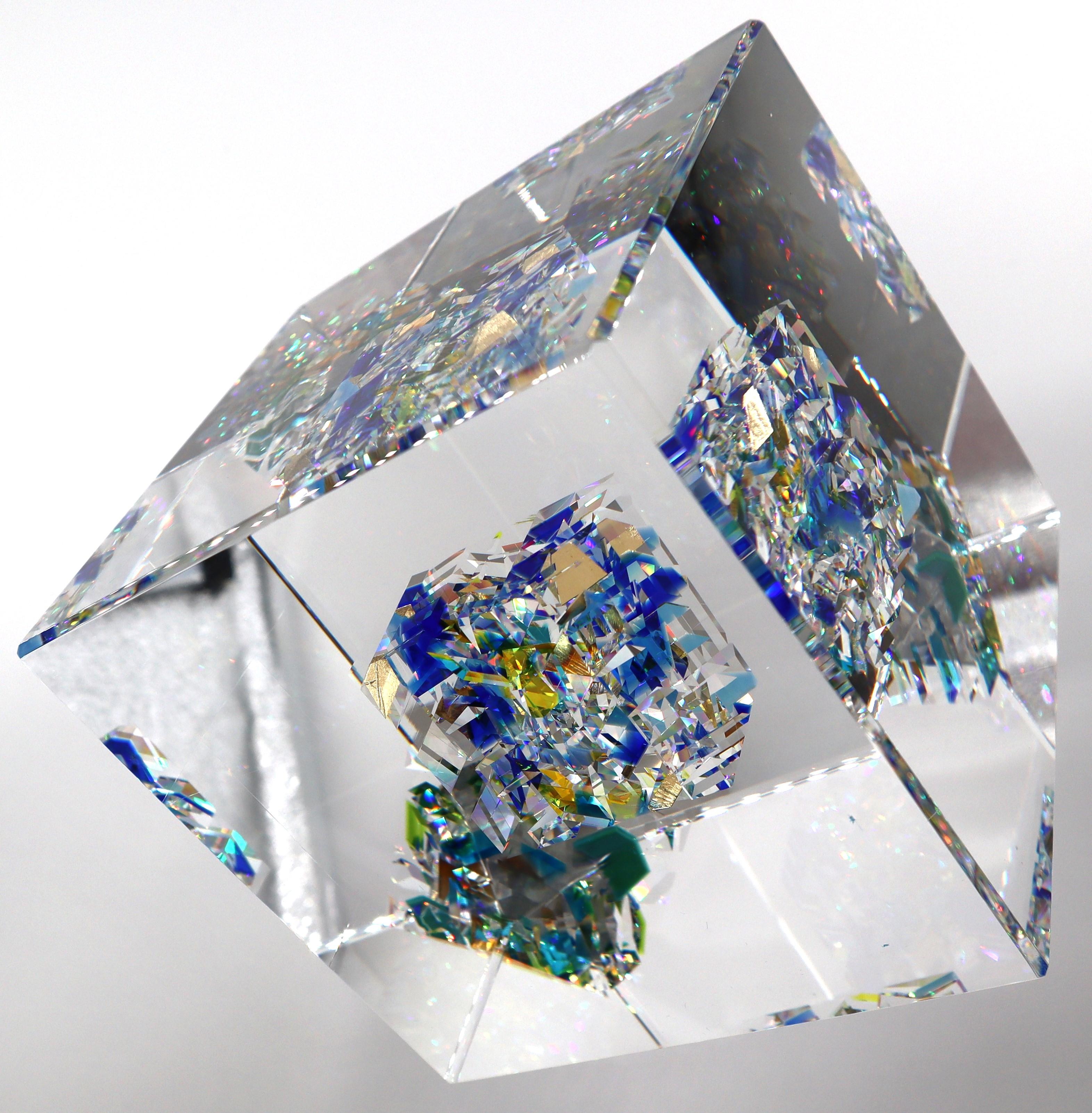 Jon Kuhn ( Amerikaner, geb. 1949) „Blue Moon - 2024“ 6 Schichten Glaskunst Würfel-Skulptur im Angebot 6