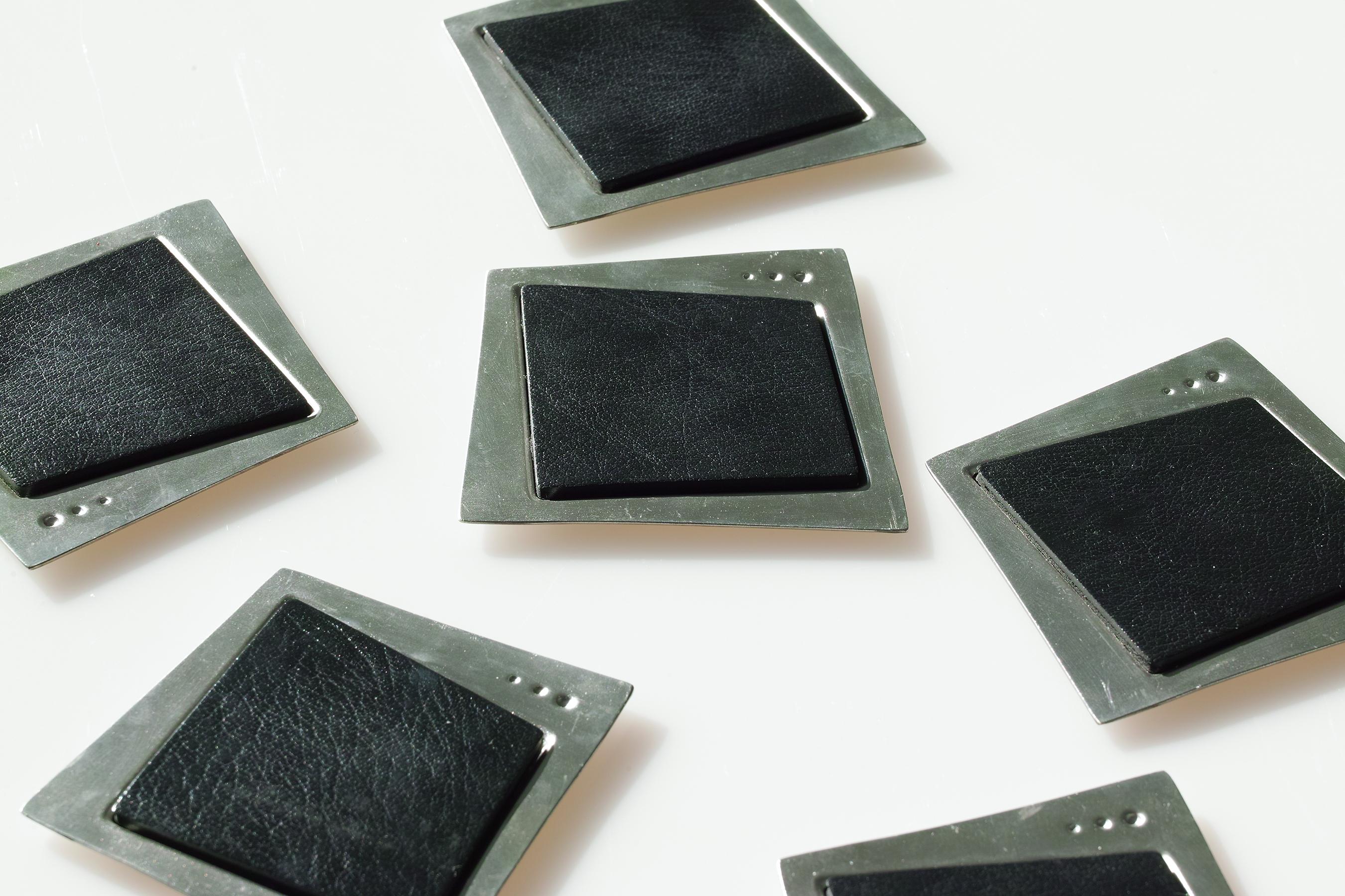 Jon Michael Route Pewter & Leather Coasters In condizioni buone in vendita a Brooklyn, NY