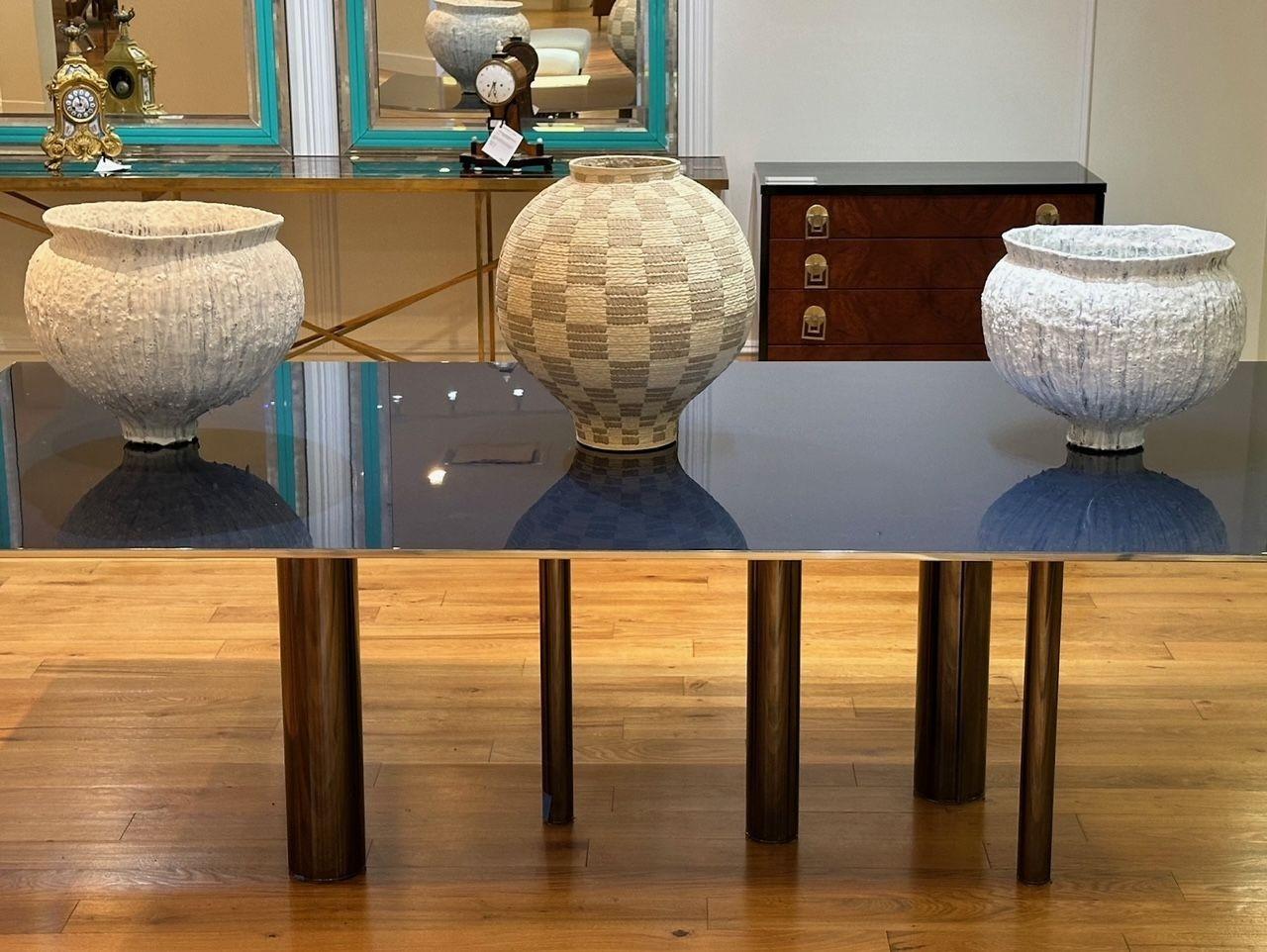 XXI secolo e contemporaneo Jon Tierney, Contemporary, Large Modern Moon Jar, Glazed Ceramic, White and Blue in vendita