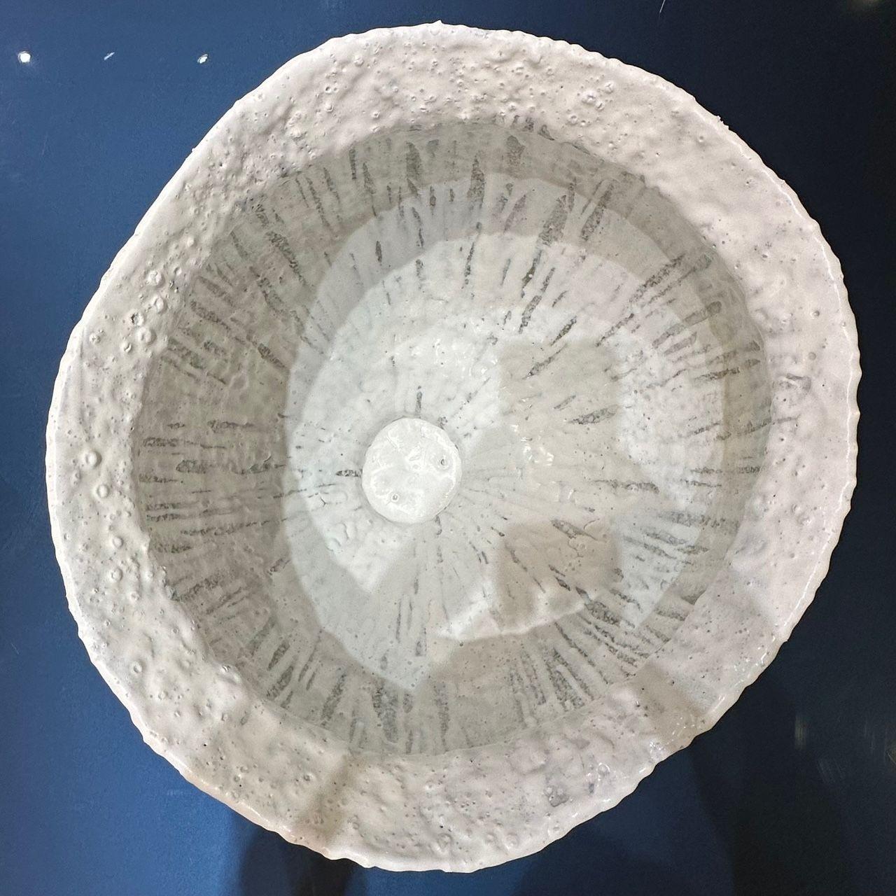 Jon Tierney, Contemporary, Large Modern Moon Jar, Glazed Ceramic, White and Blue in vendita 1