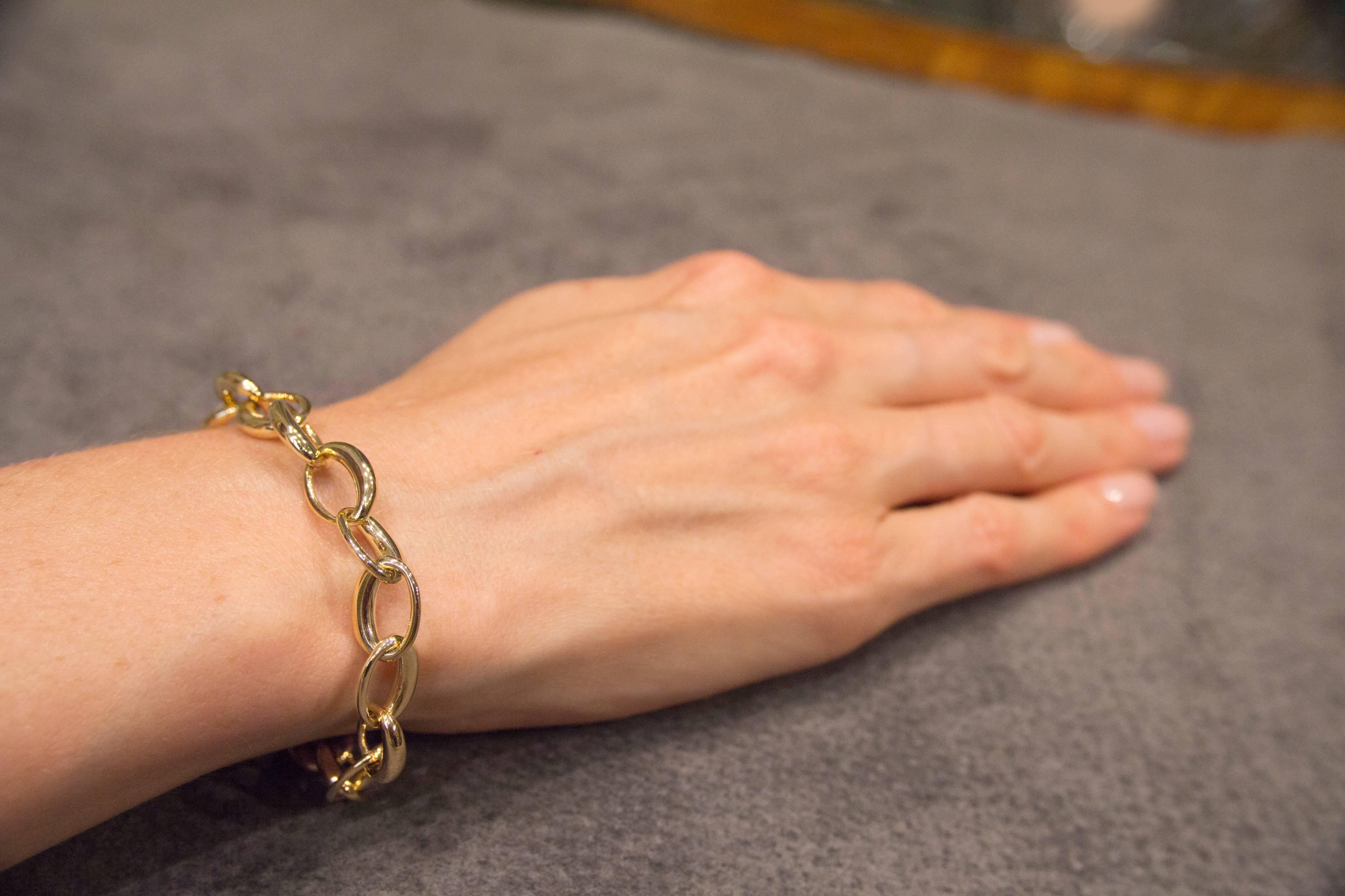 Jona design collection, hand crafted in Italy, 18 karat yellow gold, 7.5 in.-19cm long chain bracelet.
All Jona jewelry is new and has never been previously owned or worn. Each item will arrive at your door beautifully gift wrapped in Jona boxes,