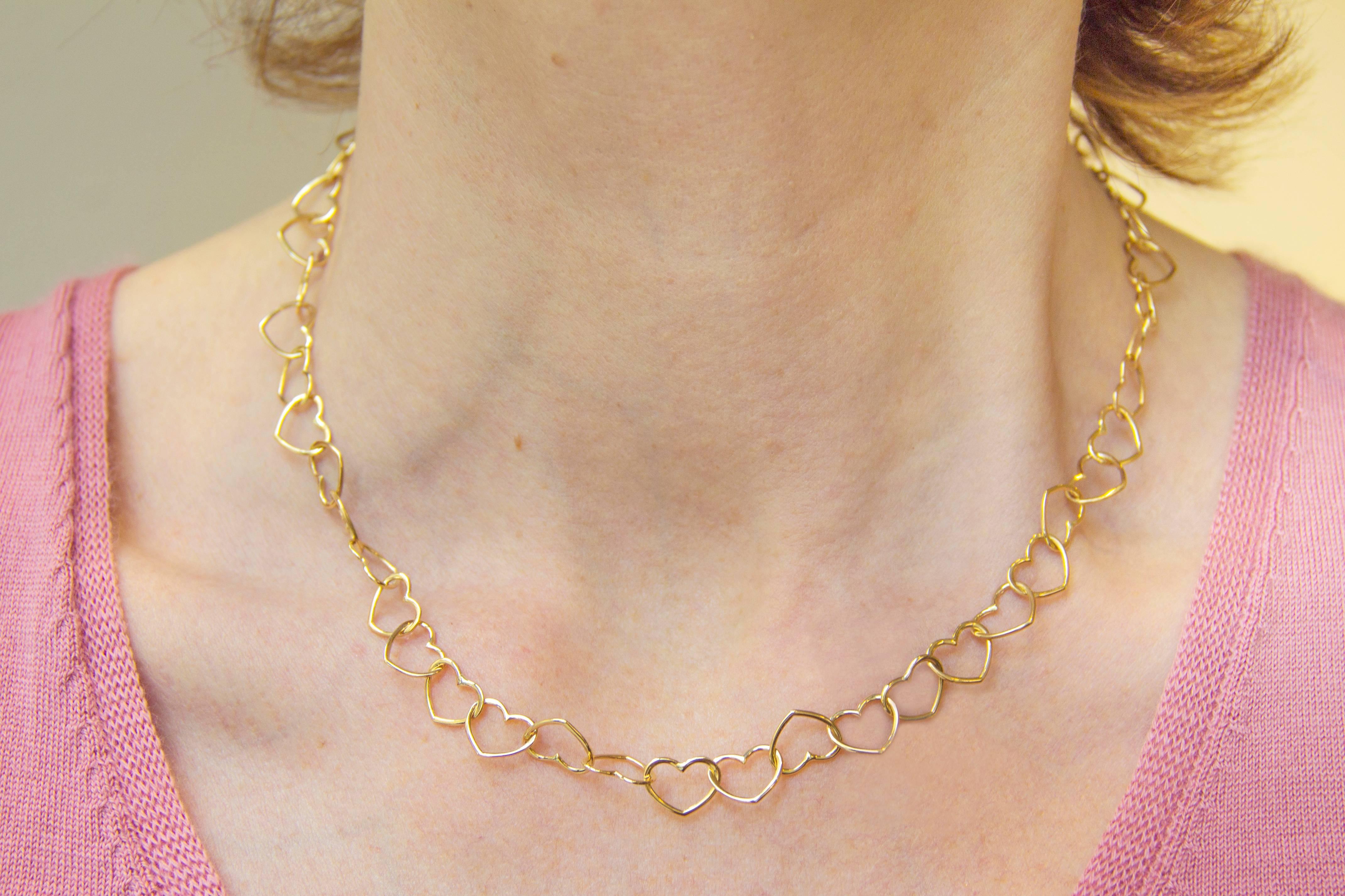 Jona design collection, hand crafted in Italy, chain link necklace, composed of open heart links in 18 karat yellow Gold, 16.9 inch - 43.5cm long.
All Jona jewelry is new and has never been previously owned or worn. Each item will arrive at your