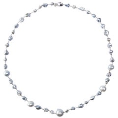 Alex Jona, collier en or blanc 18 carats avec perles baroques des mers du Sud