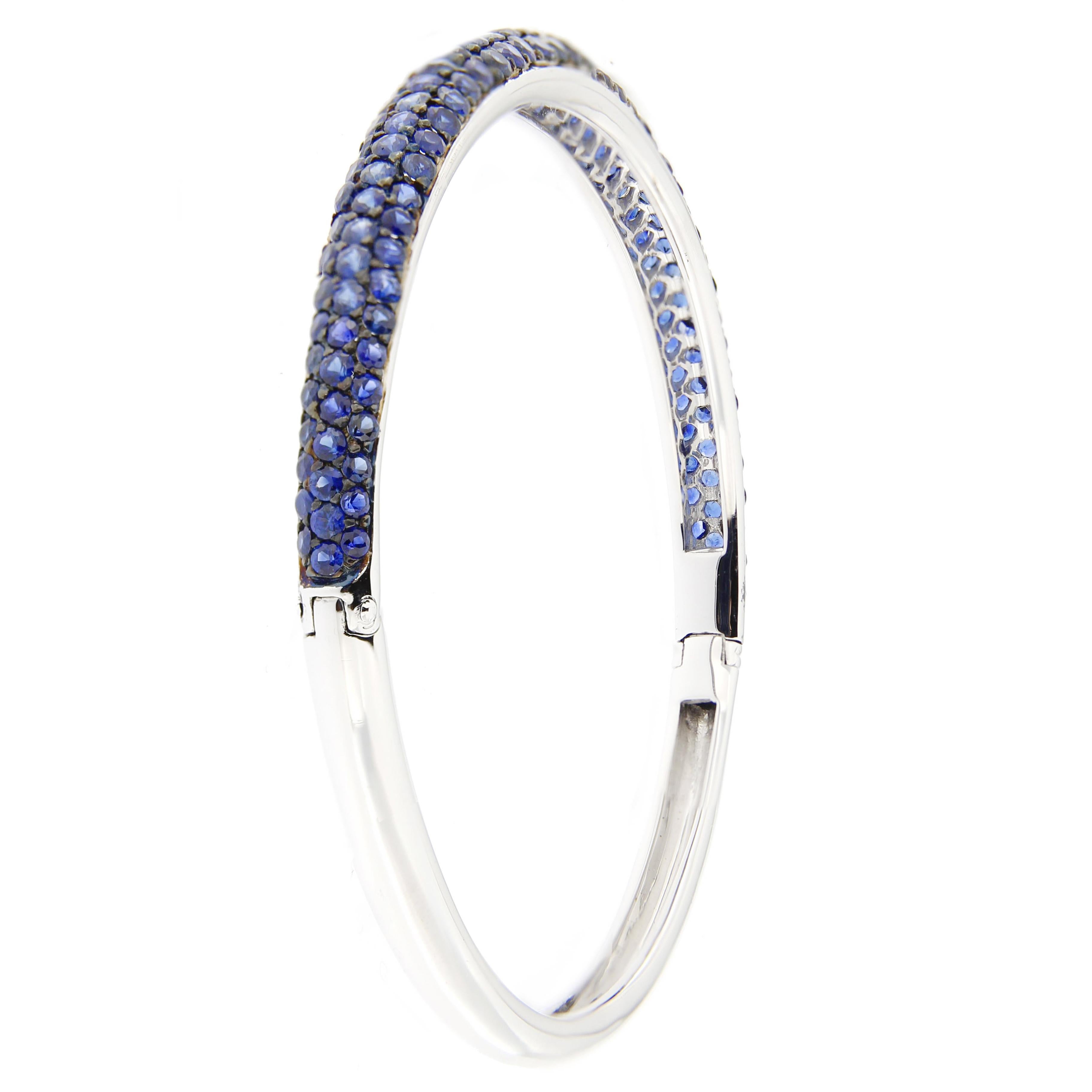 Round Cut Alex Jona Blue Sapphire Pavé 18 Karat White Gold Bangle Bracelet