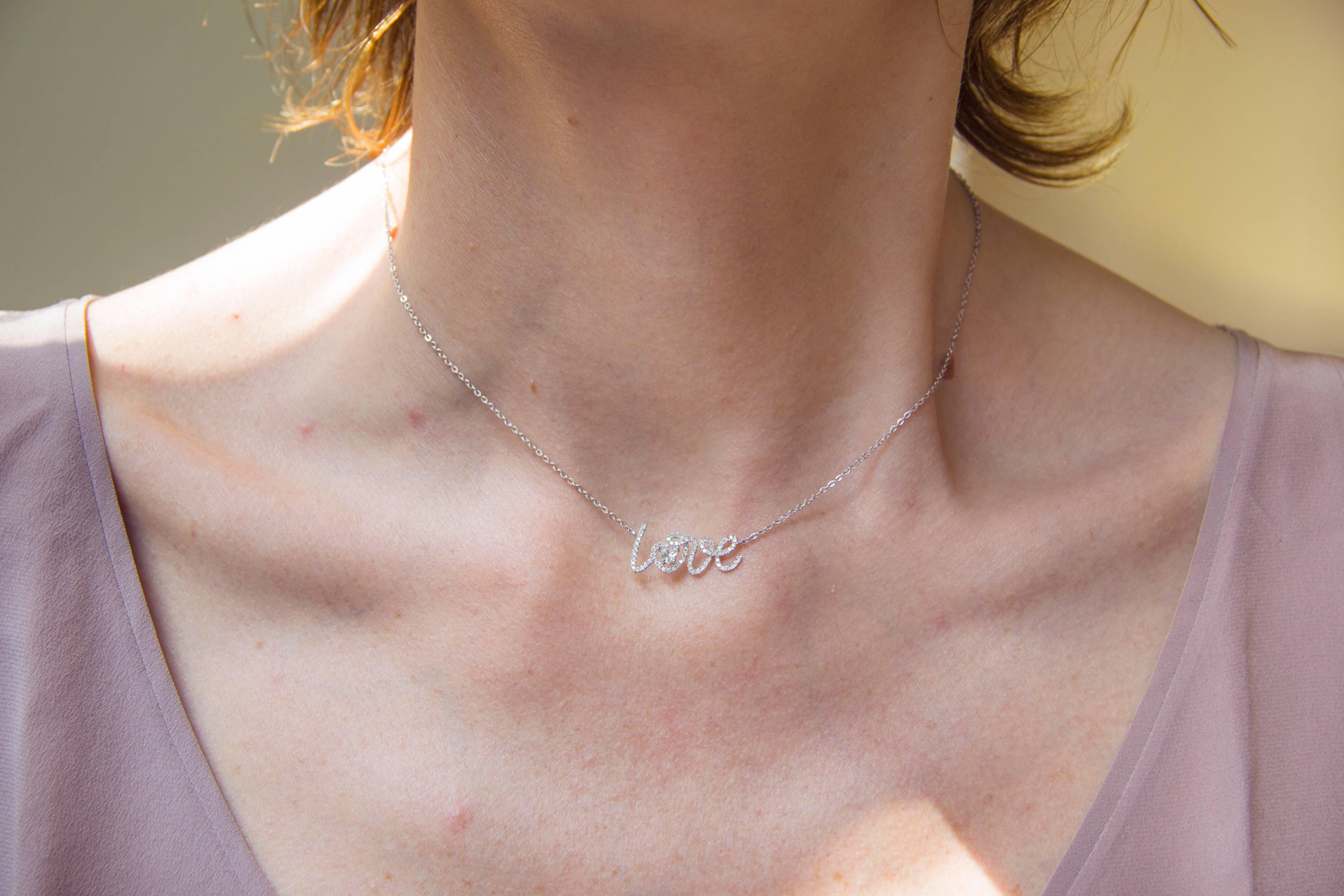 Jona Diamond Gold Love Pendant Necklace In New Condition In Torino, IT