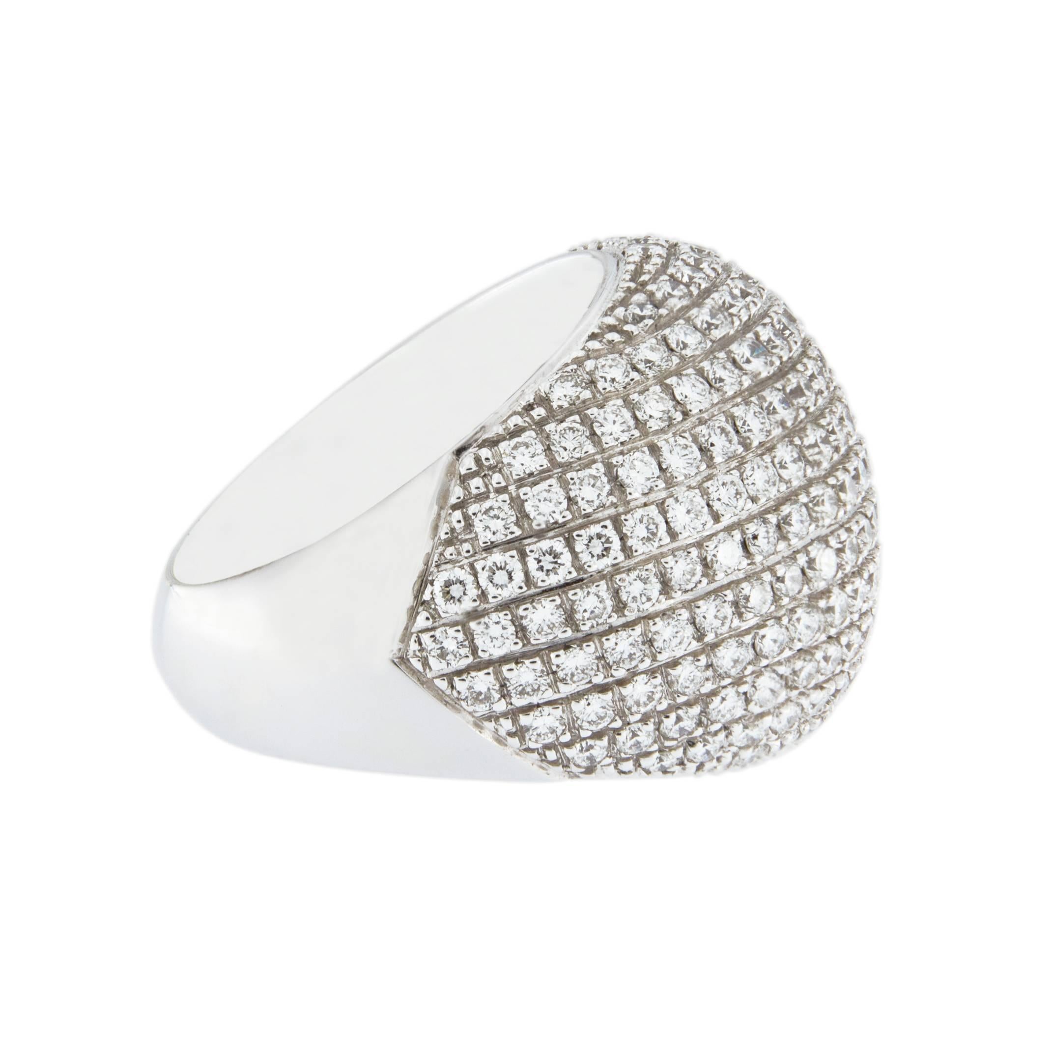 Jona White Diamond 18 Karat White Gold Dome Ring In New Condition In Torino, IT