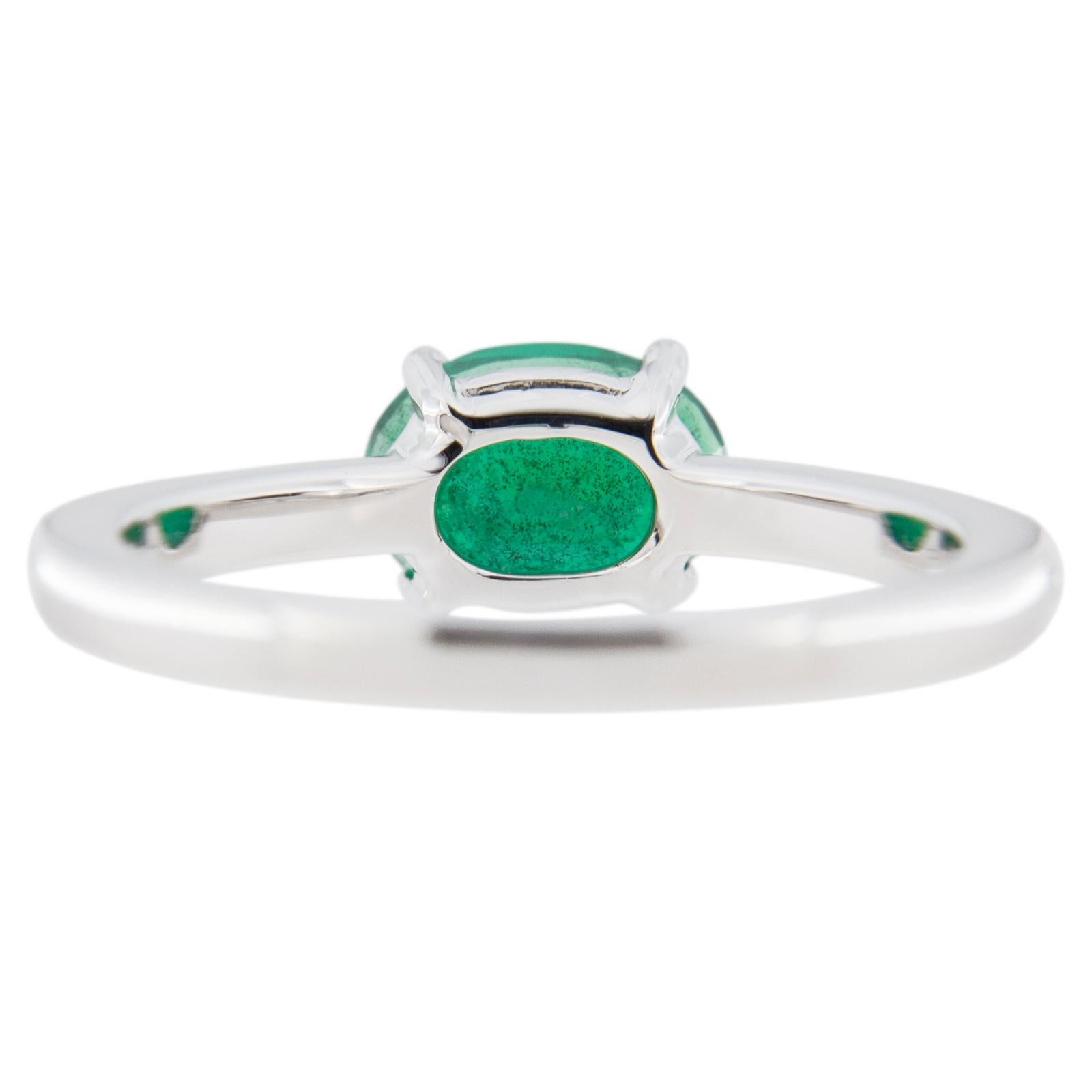 Jona Emerald and White Diamond 18 Karat White Gold Solitaire Ring 3