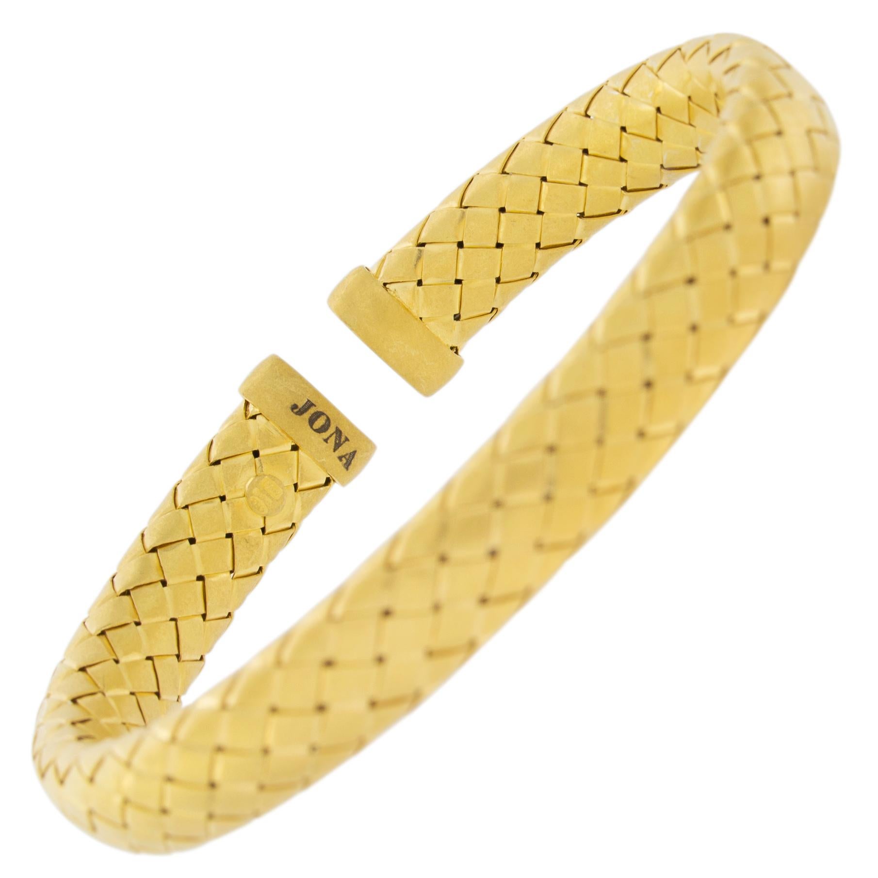 Jona Gold-Plated Sterling Silver Basket Weave Bangle Bracelet In New Condition In Torino, IT