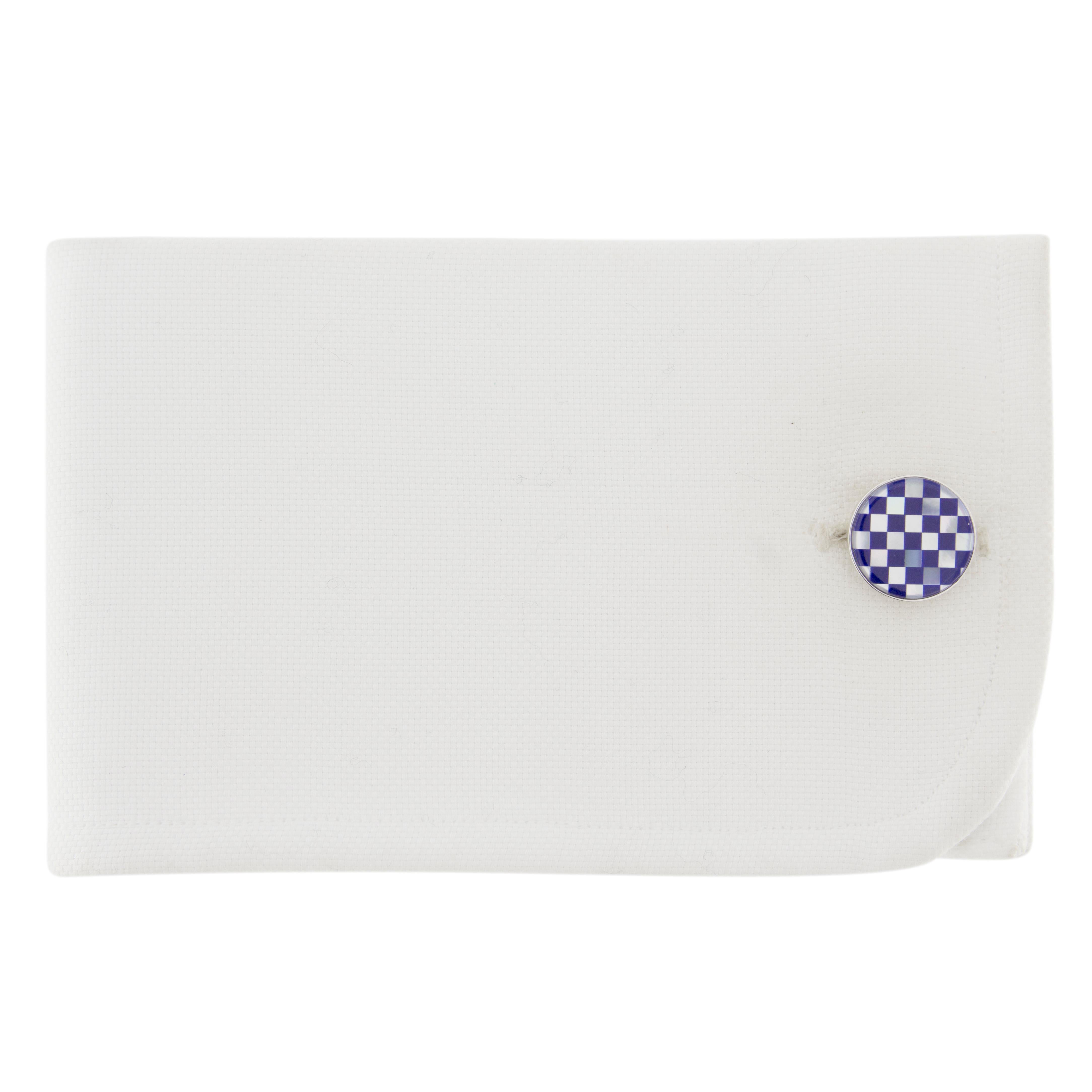 Jona design collection, hand crafted in Italy, rhodium plated sterling silver Lapis Lazuli and Mother of Pearl cufflinks. Marked Jona 925.
Dimensions:
Diameter 0.58 in / 14.90 mm X Depth 0.12 in / 3.20 mm
All Jona jewelry is new and has never been