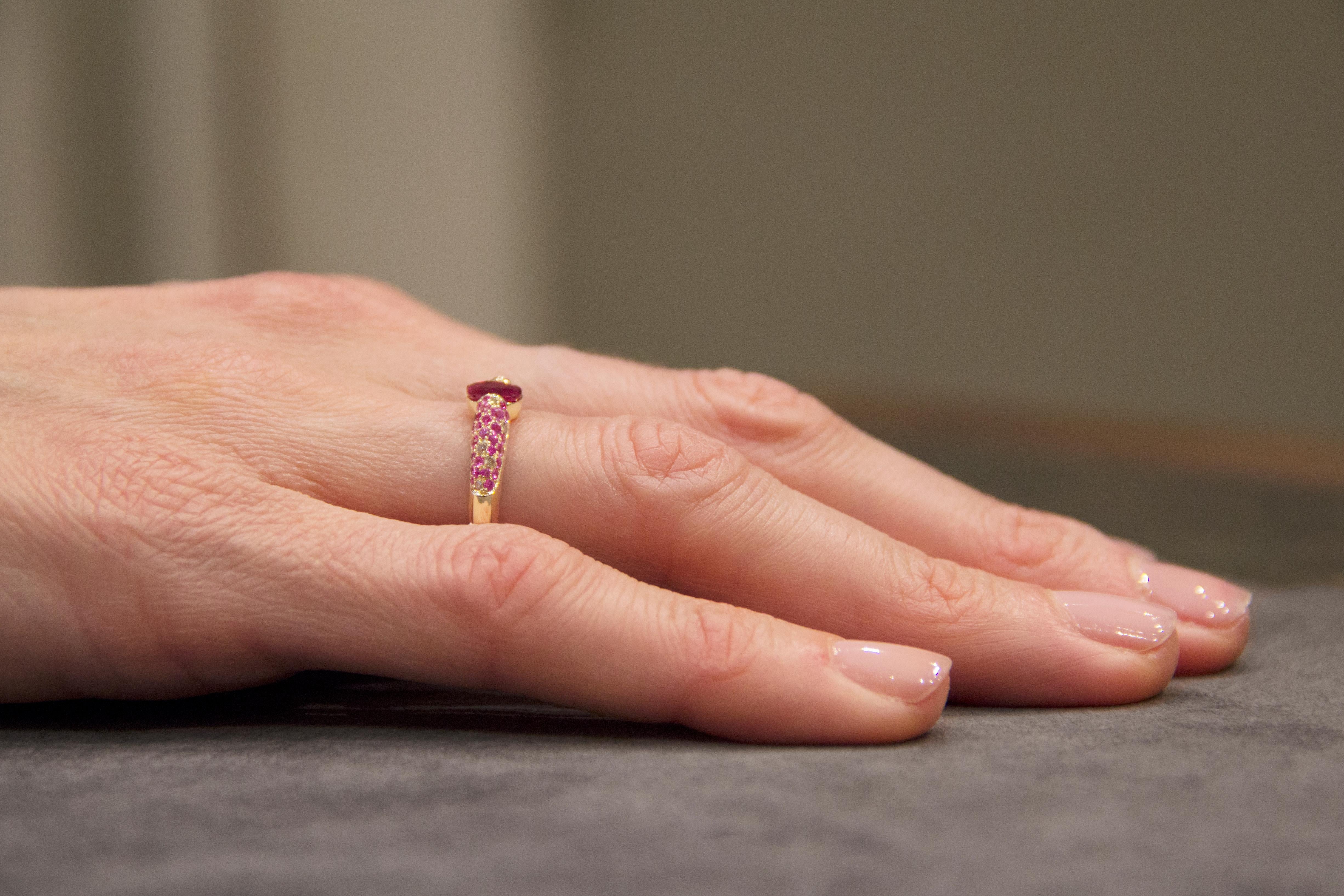 Jona Natural Burmese Ruby Pink Sapphire and Diamond 18 Karat Rose Gold Ring In New Condition In Torino, IT
