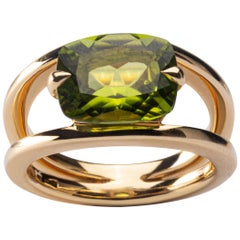 Jona Peridot 18 Karat Yellow Gold Solitaire Ring