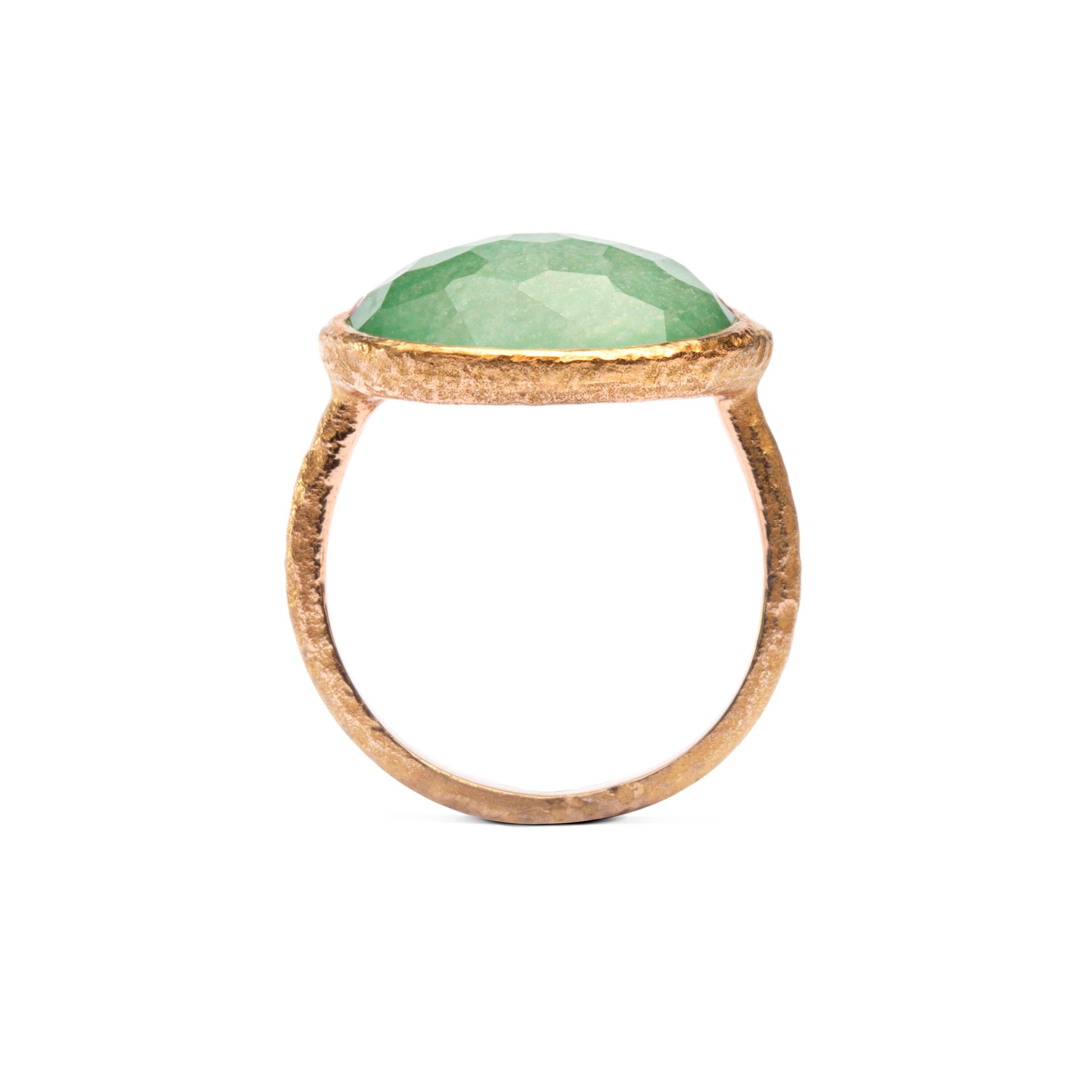 Jona Quartz Emerald 18 Karat Yellow Gold Ring In New Condition In Torino, IT