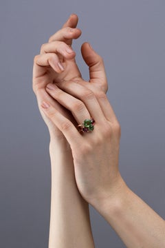 Jona Anello con tormalina verde e rubelite in oro rosa 18 carati