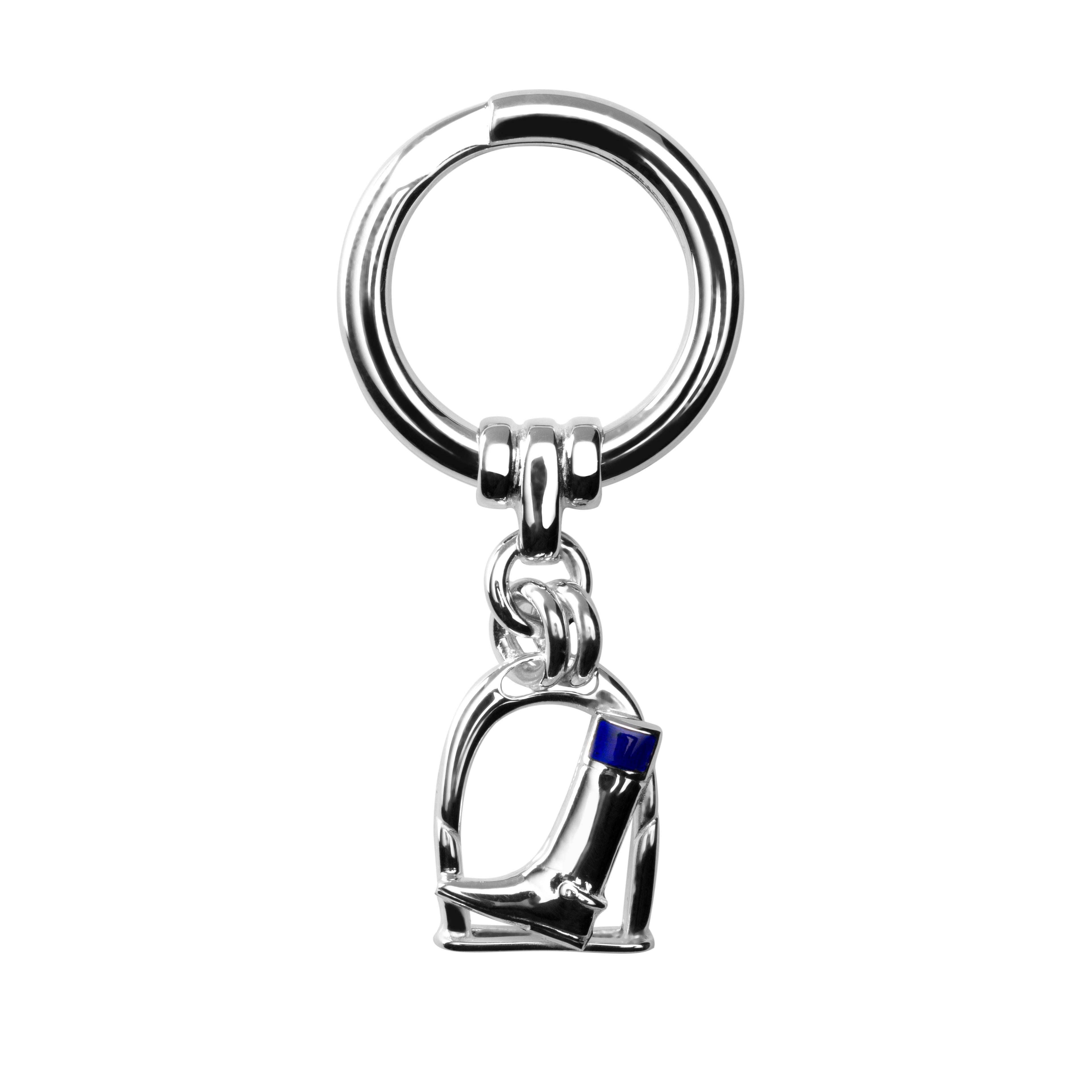 Jona design collection, hand crafted in Italy, rhodium plated sterling silver horseshoe equestrian key holder.
Dimensions : L 2.5 in/ 64.01 mm x W 0.54 in/ 13.85 mm x Depth: 0.06 in/ 1.68 mm.
All Jona jewelry is new and has never been previously