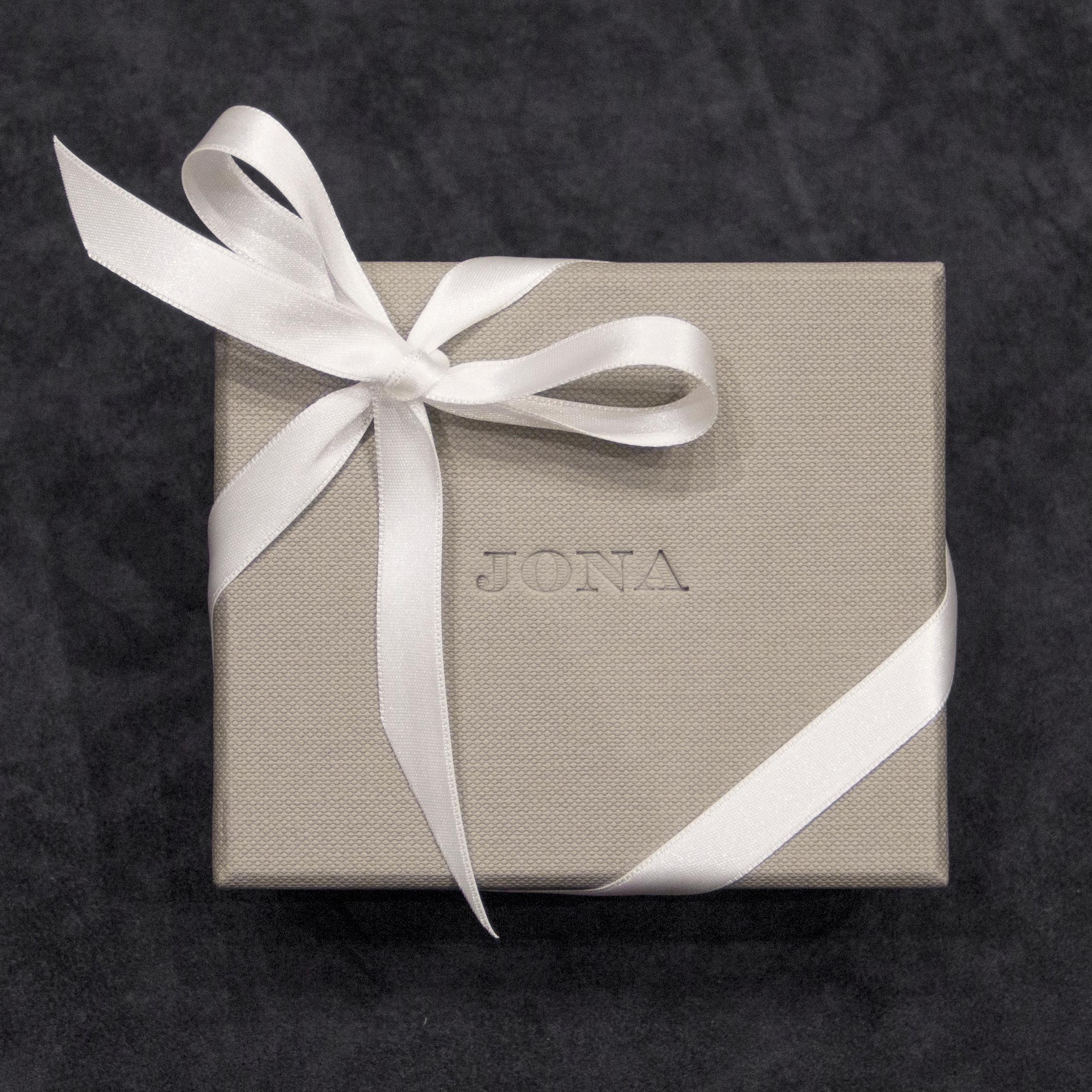 Jona White Diamond 18k White Gold Bangle Bracelet In New Condition In Torino, IT